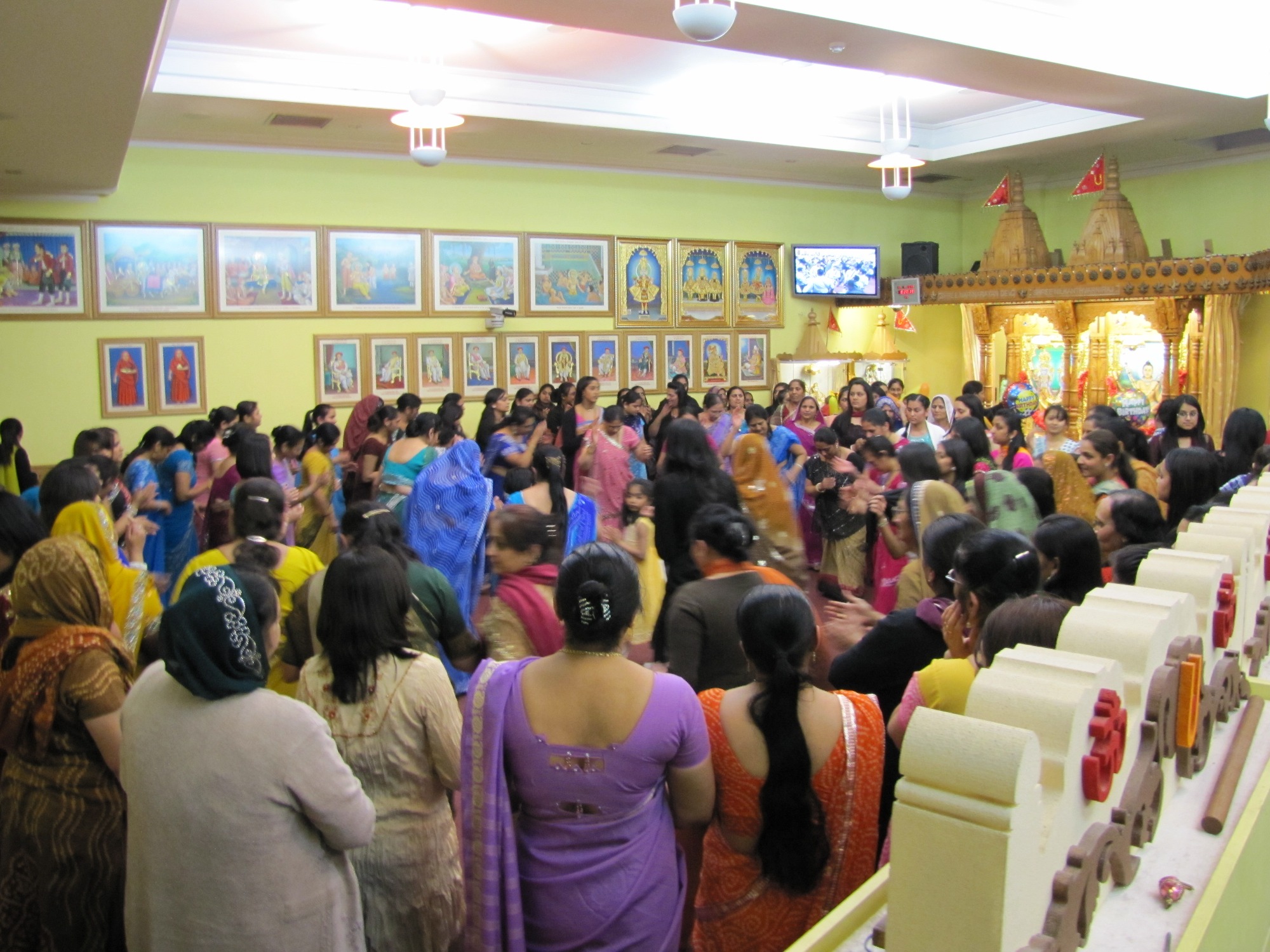 ©1987-2017 SKS Swaminarayan Temple East London