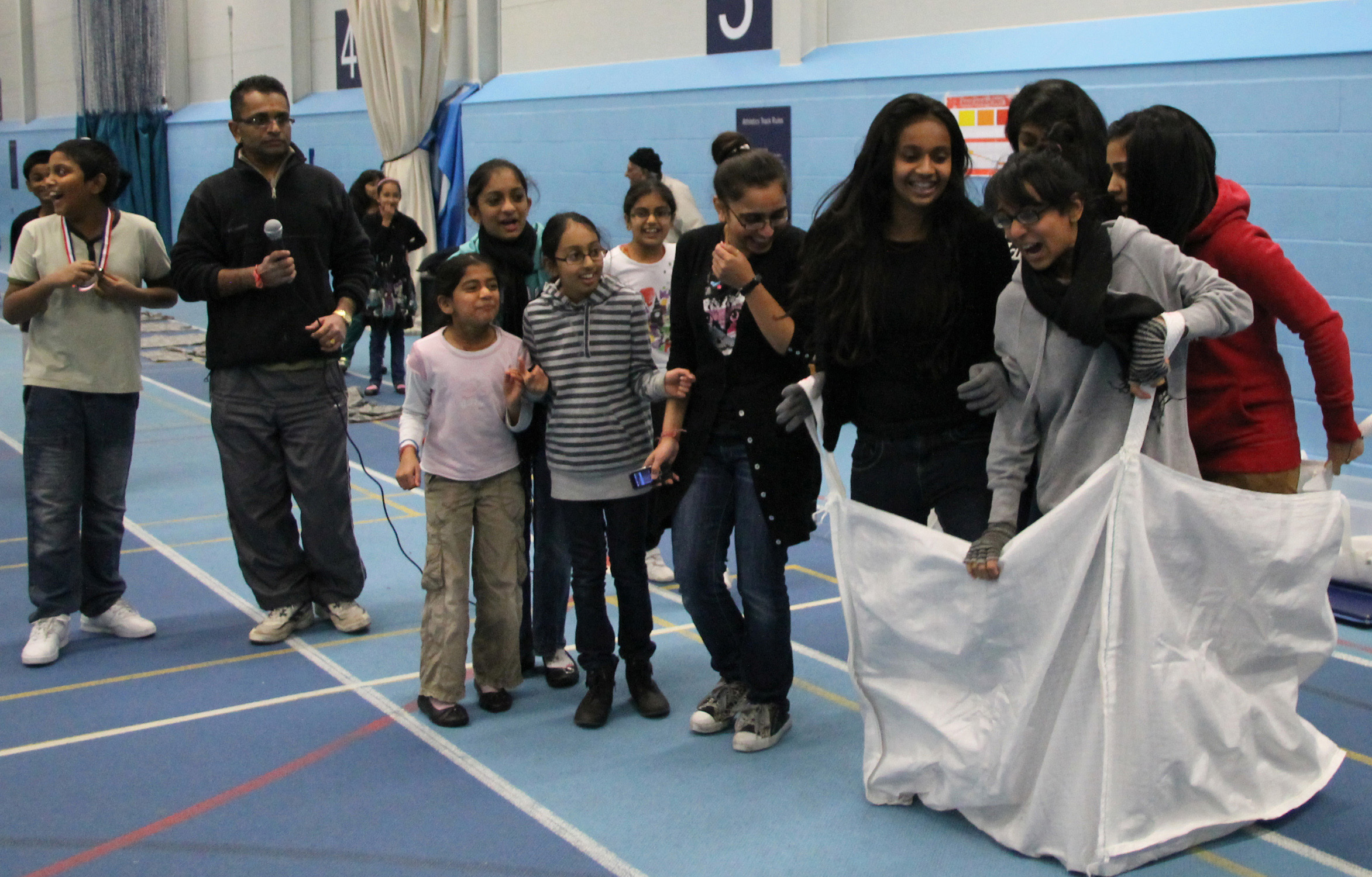 ©1987-2017 SKS Swaminarayan Temple East London