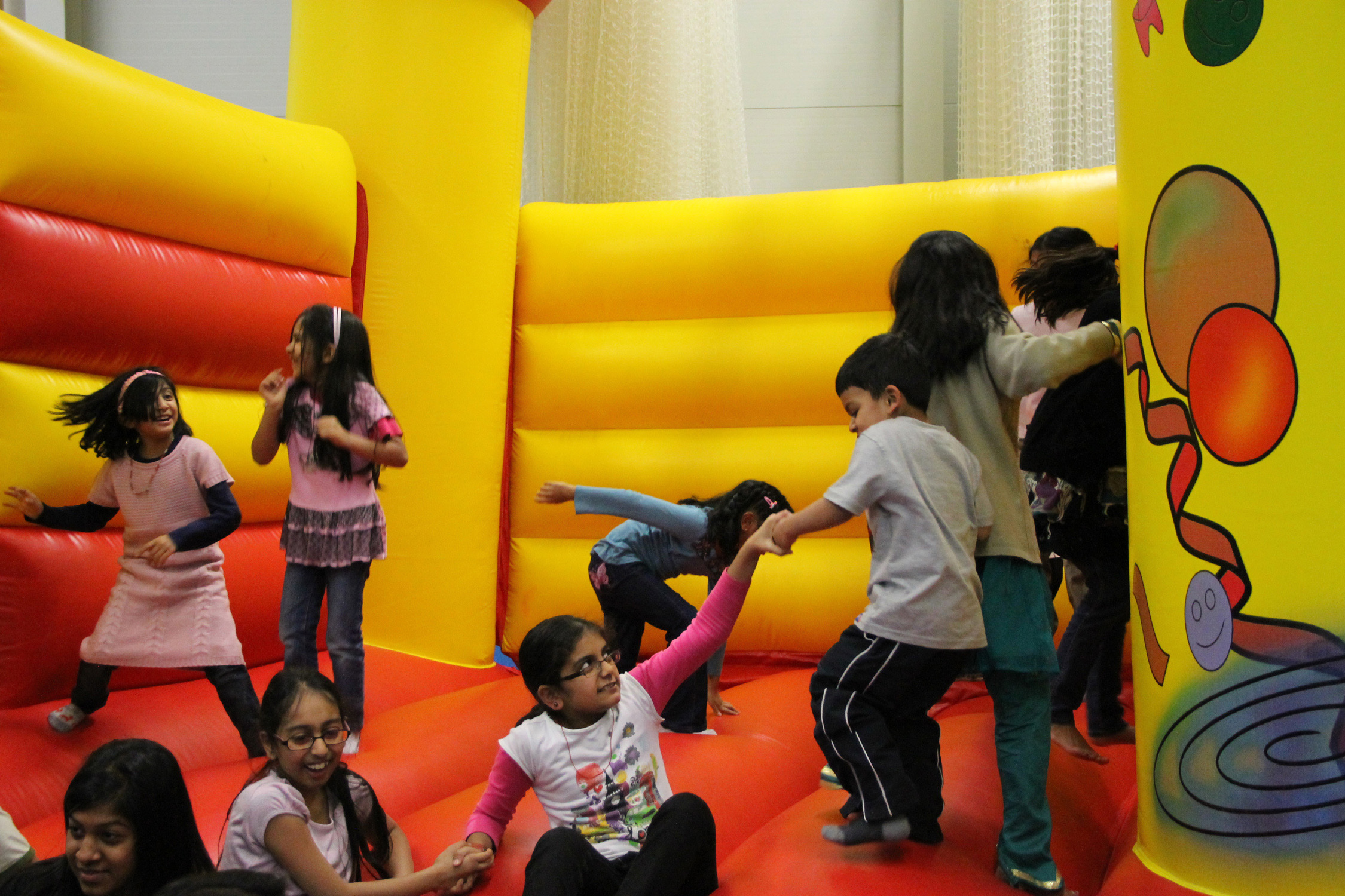 ©1987-2017 SKS Swaminarayan Temple East London