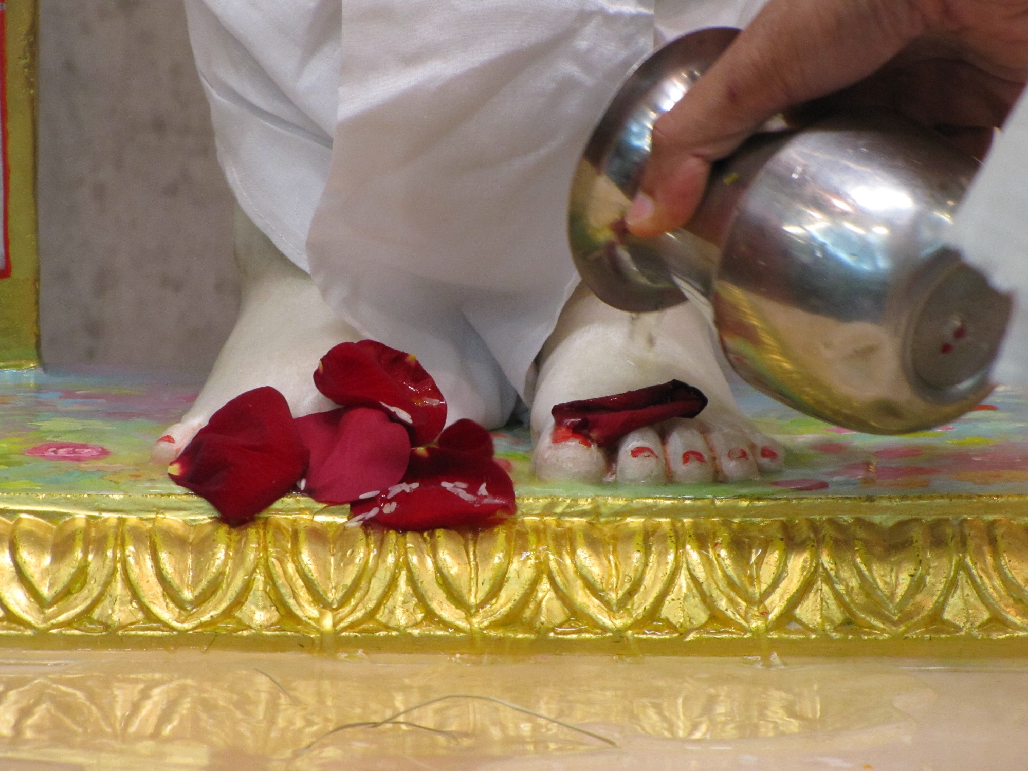 ©1987-2017 SKS Swaminarayan Temple East London