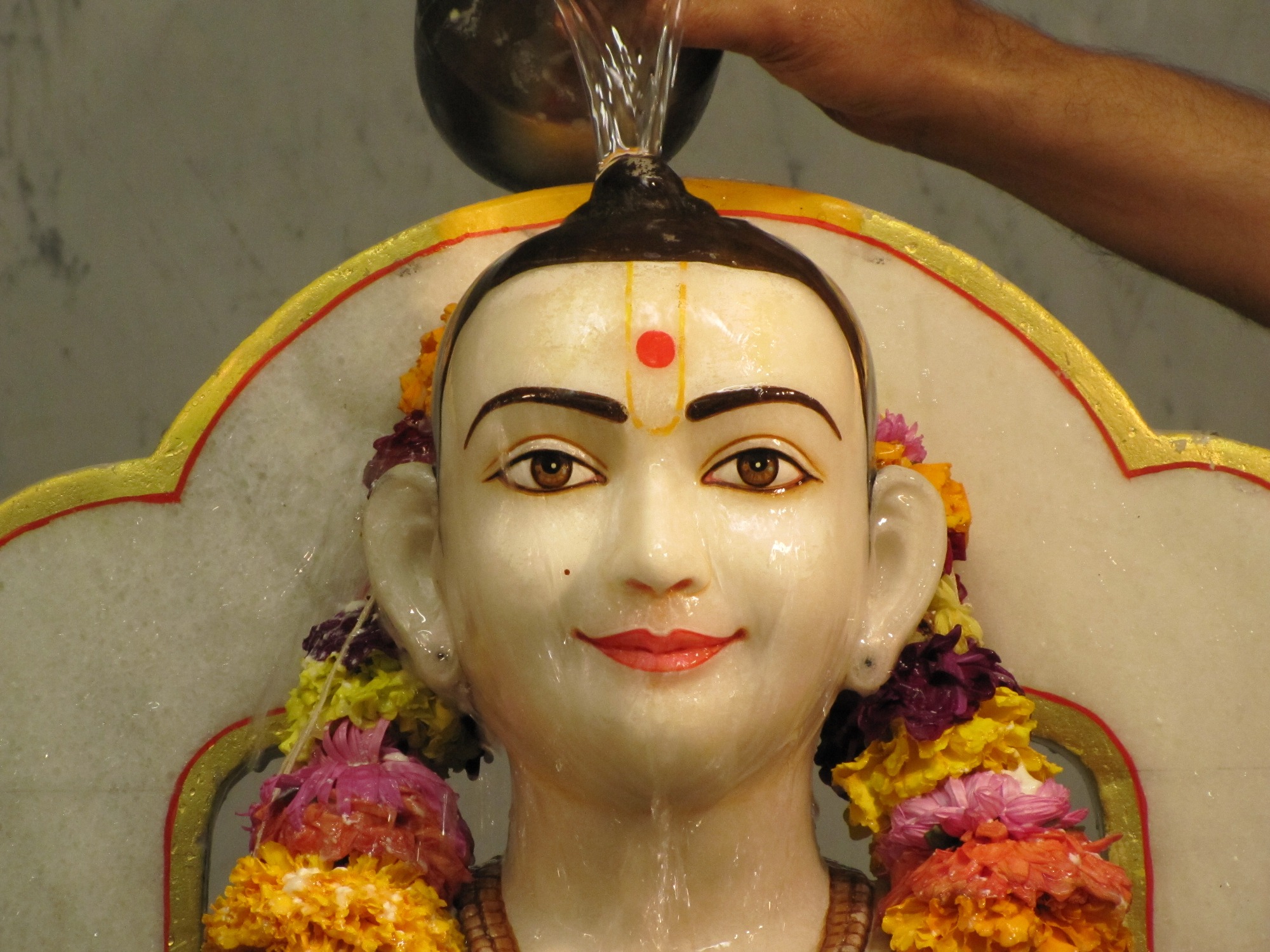 ©1987-2017 SKS Swaminarayan Temple East London