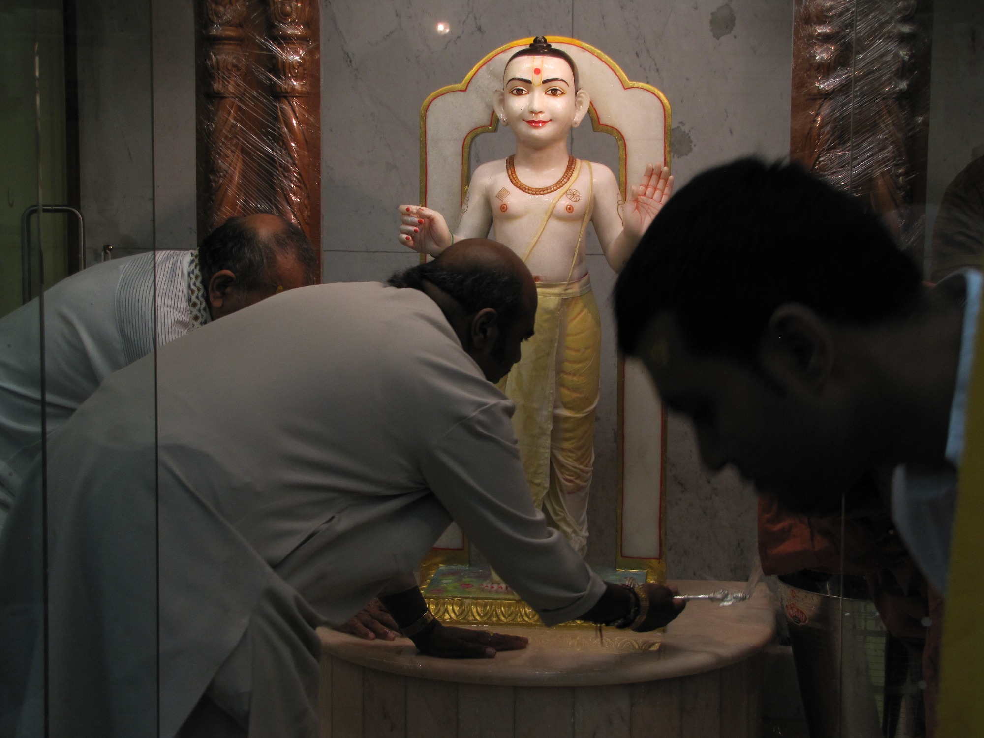 ©1987-2017 SKS Swaminarayan Temple East London