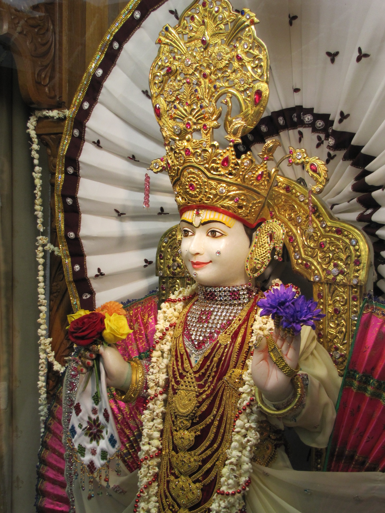 ©1987-2017 SKS Swaminarayan Temple East London