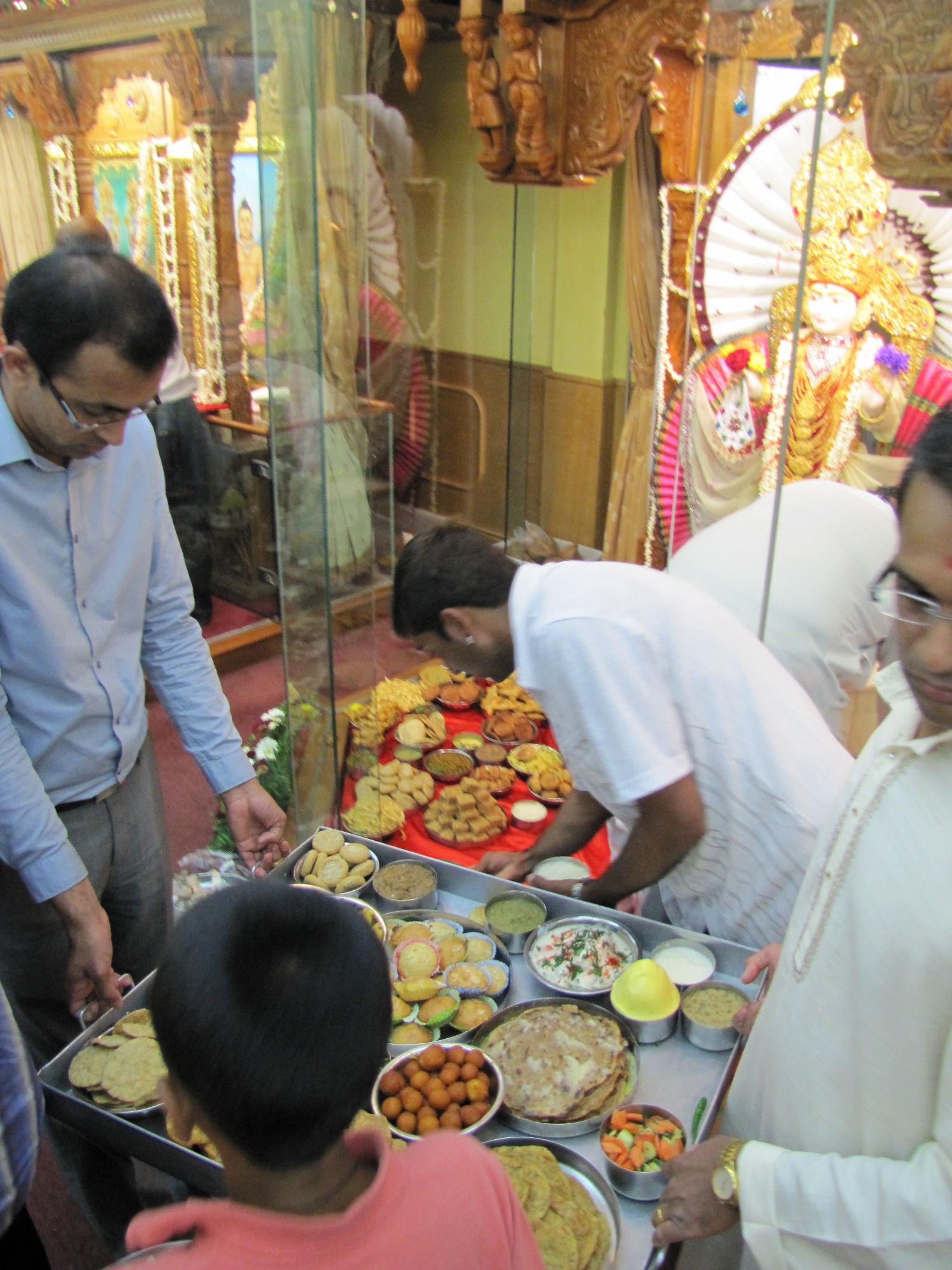 ©1987-2017 SKS Swaminarayan Temple East London