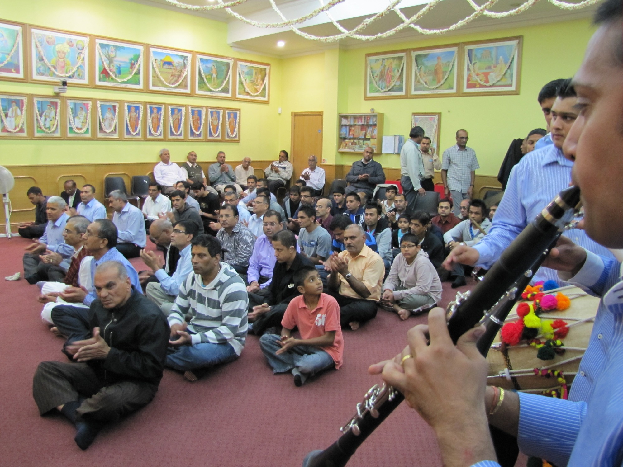 ©1987-2017 SKS Swaminarayan Temple East London
