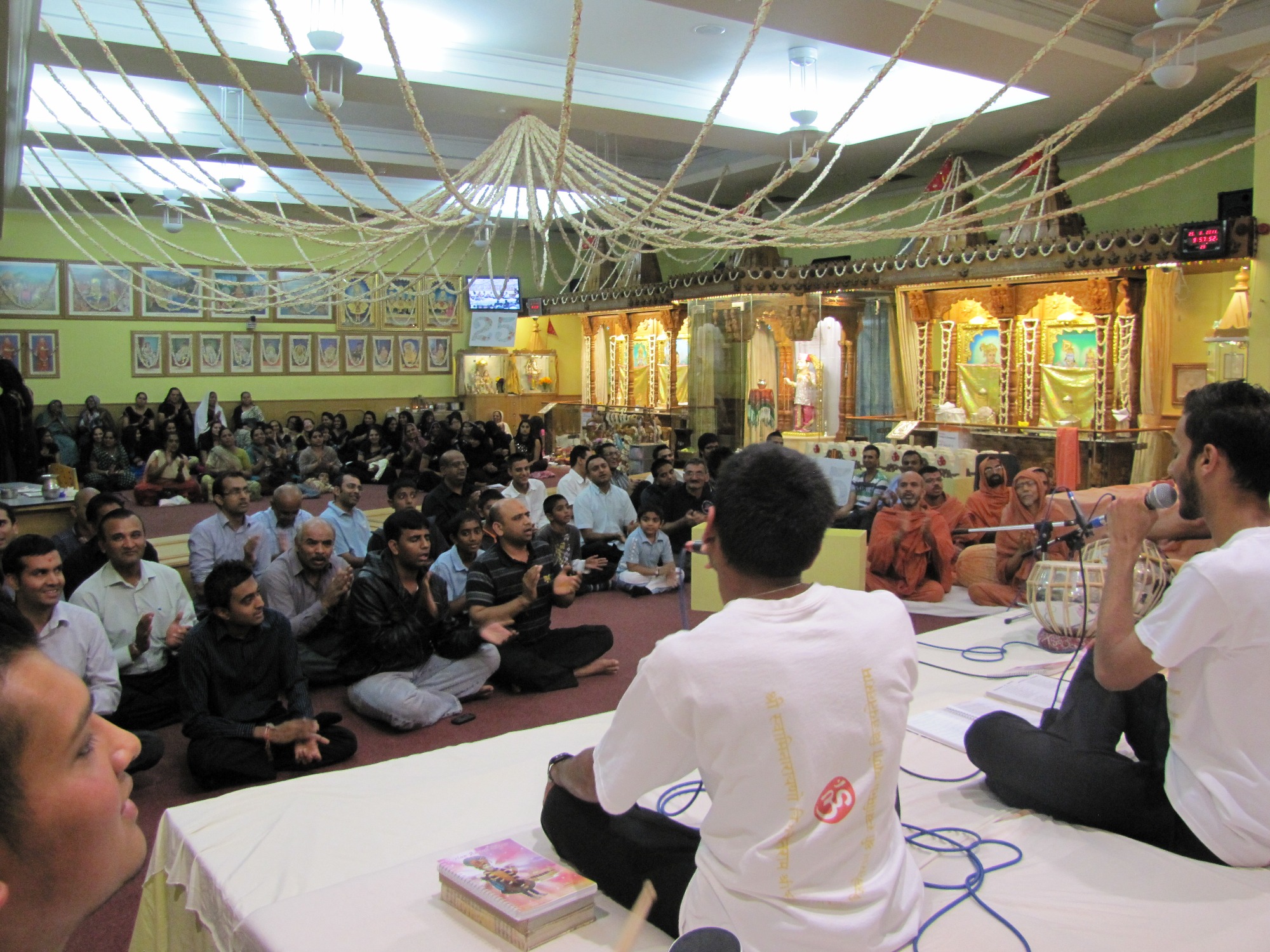 ©1987-2017 SKS Swaminarayan Temple East London