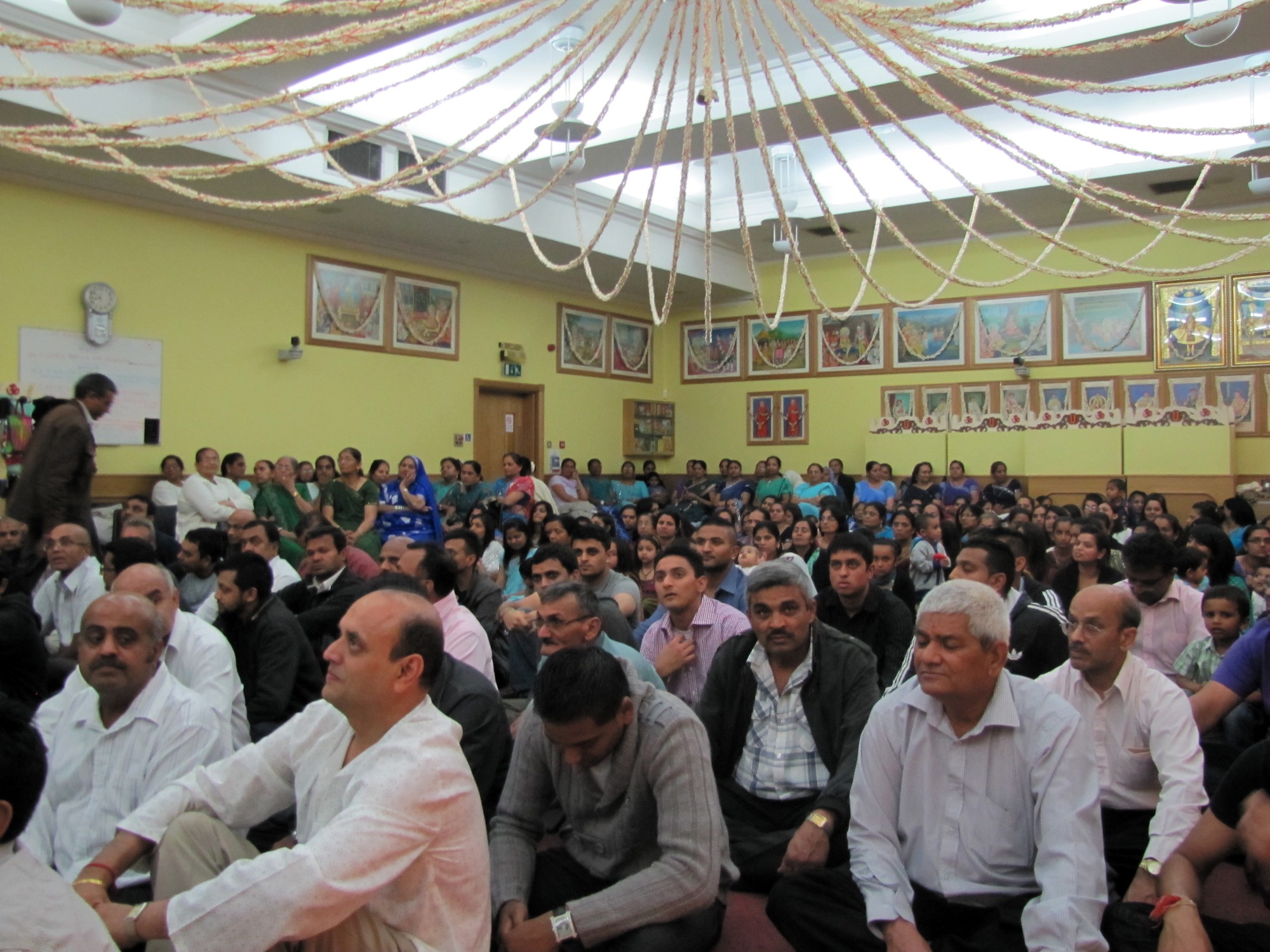 ©1987-2017 SKS Swaminarayan Temple East London
