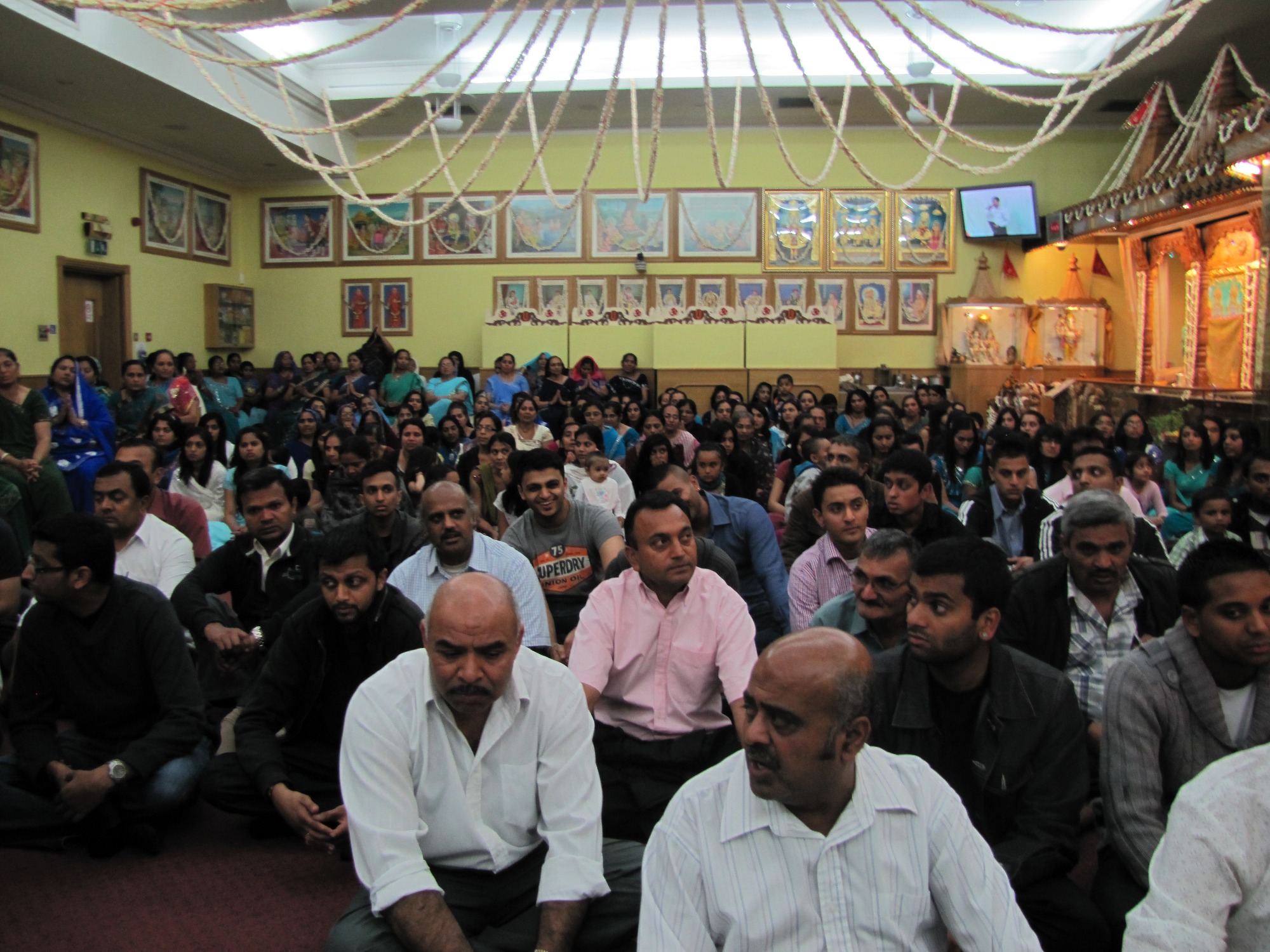 ©1987-2017 SKS Swaminarayan Temple East London