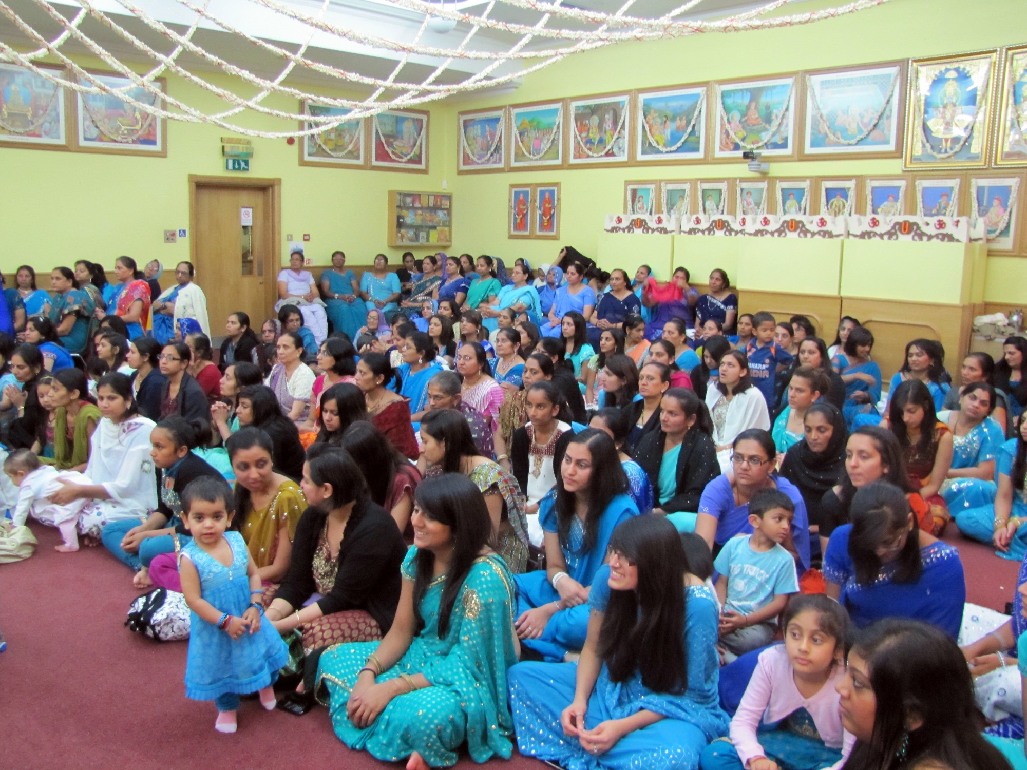 ©1987-2017 SKS Swaminarayan Temple East London