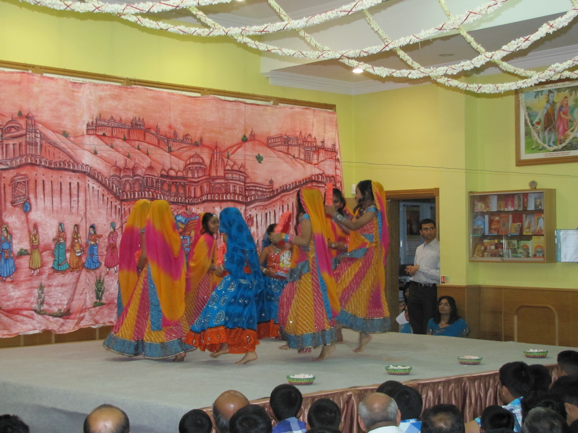 ©1987-2017 SKS Swaminarayan Temple East London