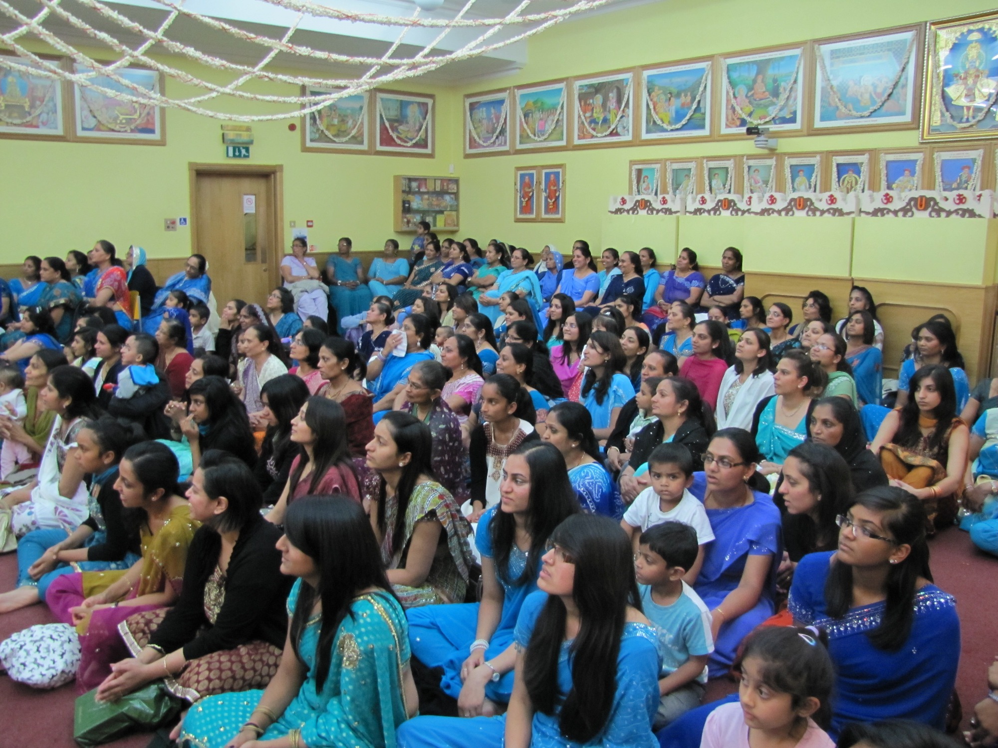 ©1987-2017 SKS Swaminarayan Temple East London