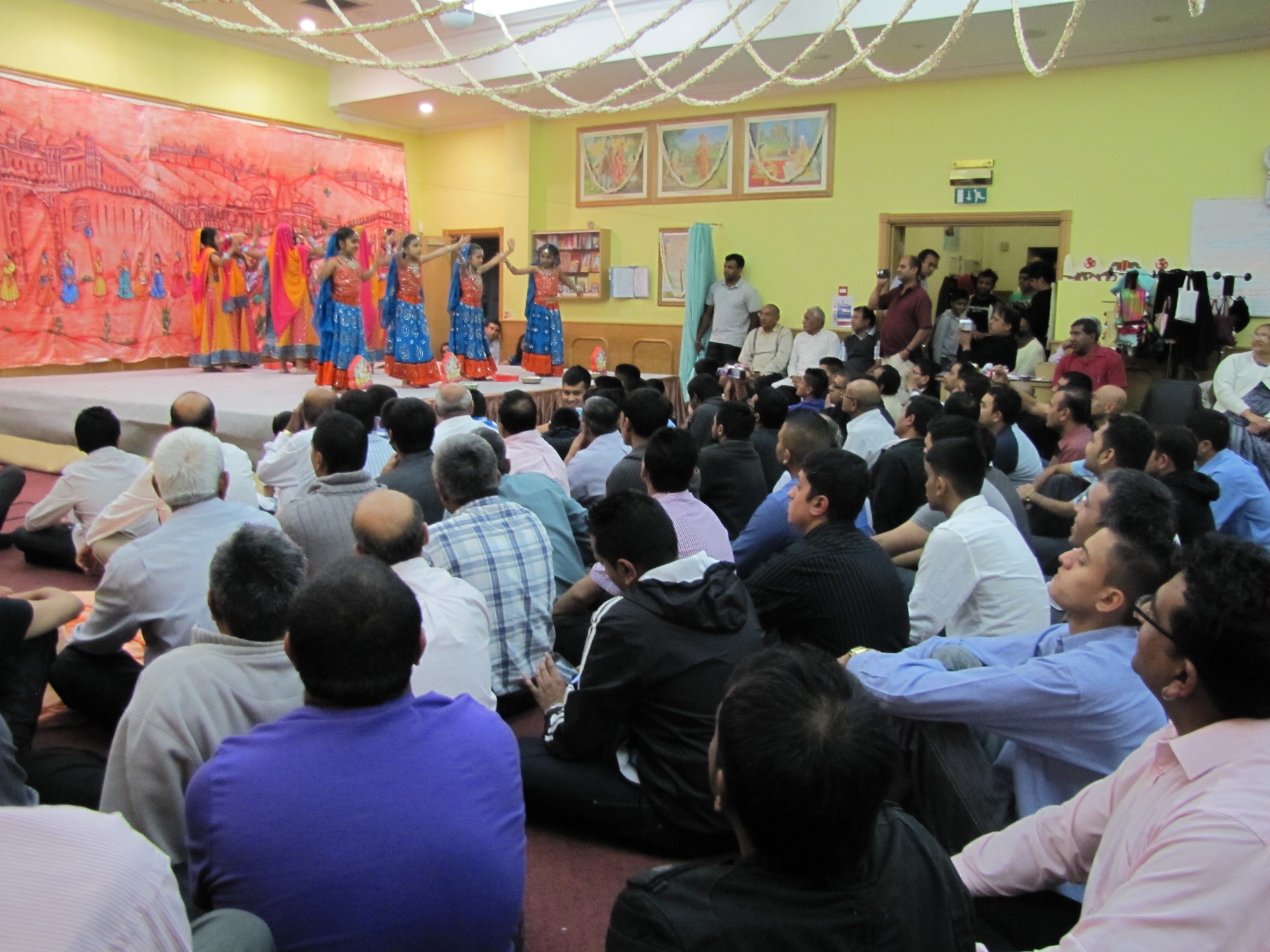 ©1987-2017 SKS Swaminarayan Temple East London