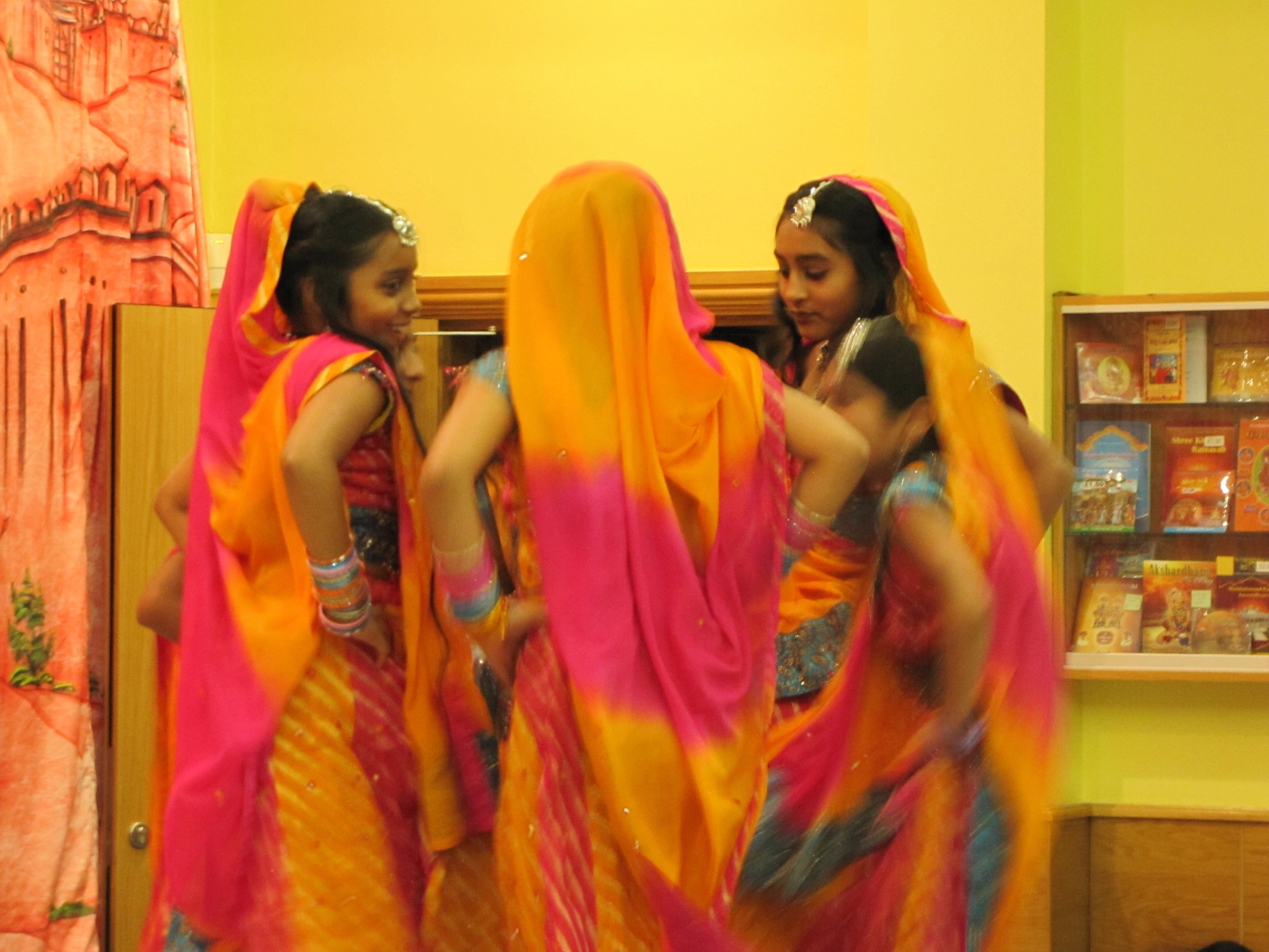 ©1987-2017 SKS Swaminarayan Temple East London