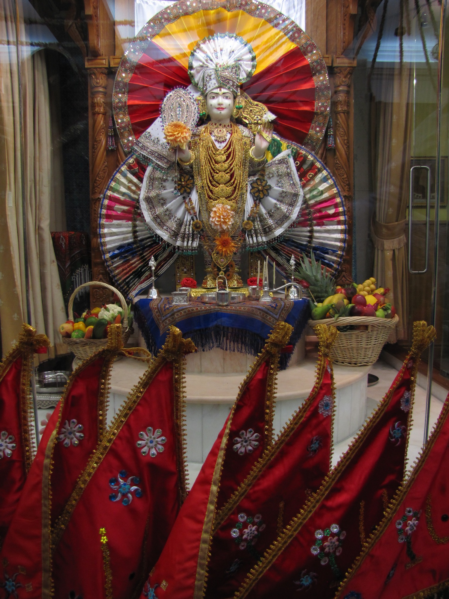 ©1987-2017 SKS Swaminarayan Temple East London