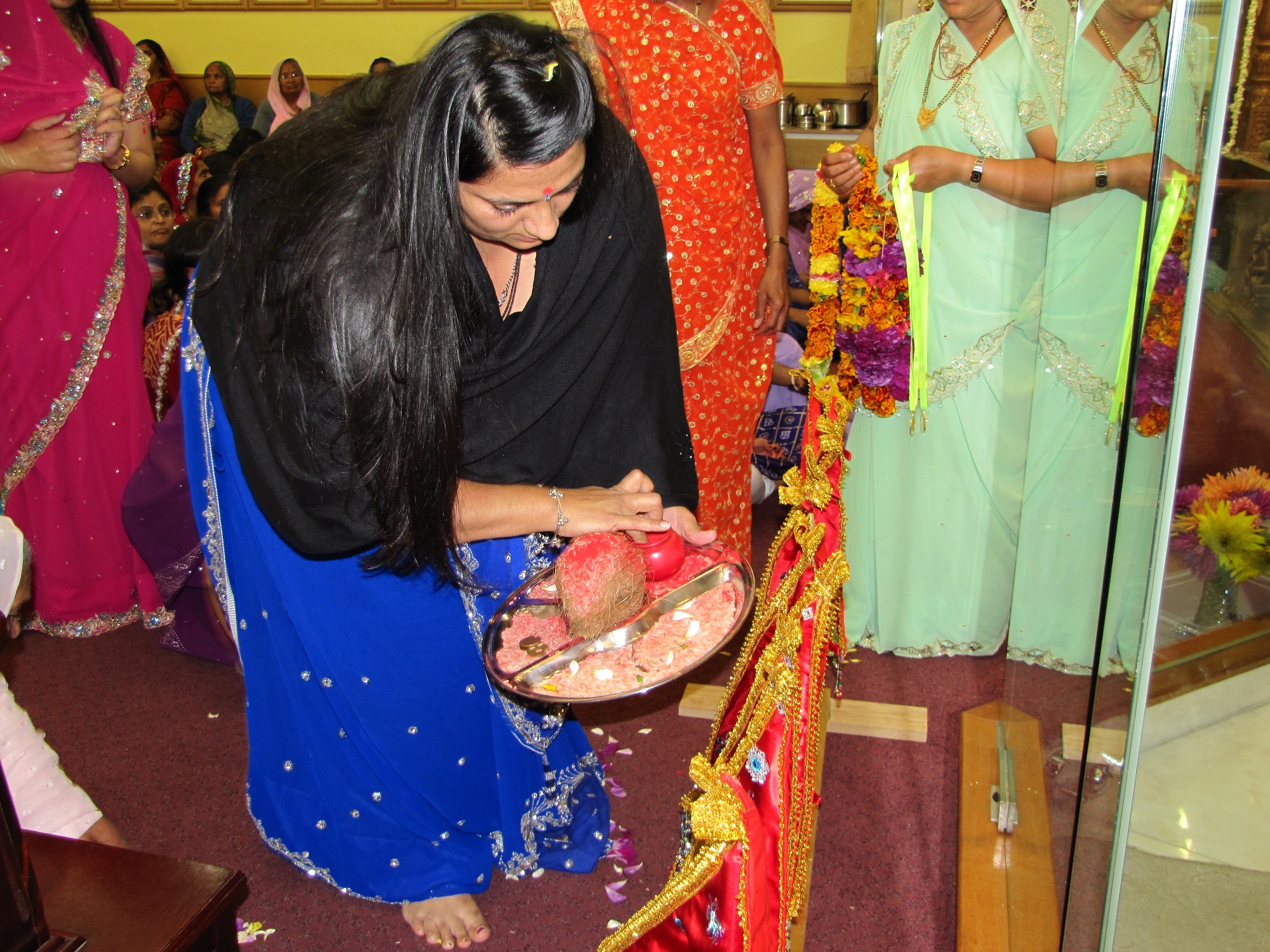 ©1987-2017 SKS Swaminarayan Temple East London