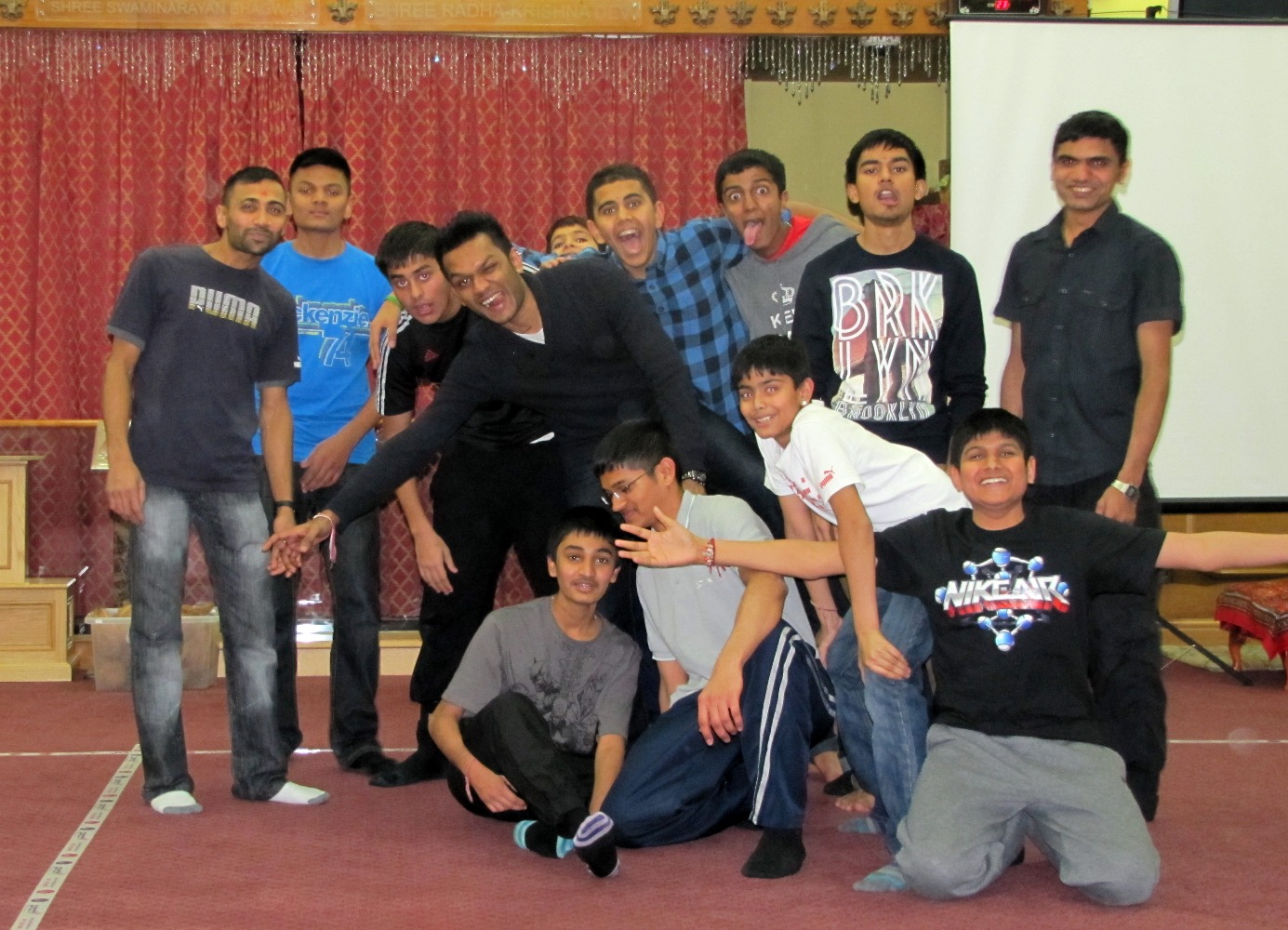 ©1987-2017 SKS Swaminarayan Temple East London