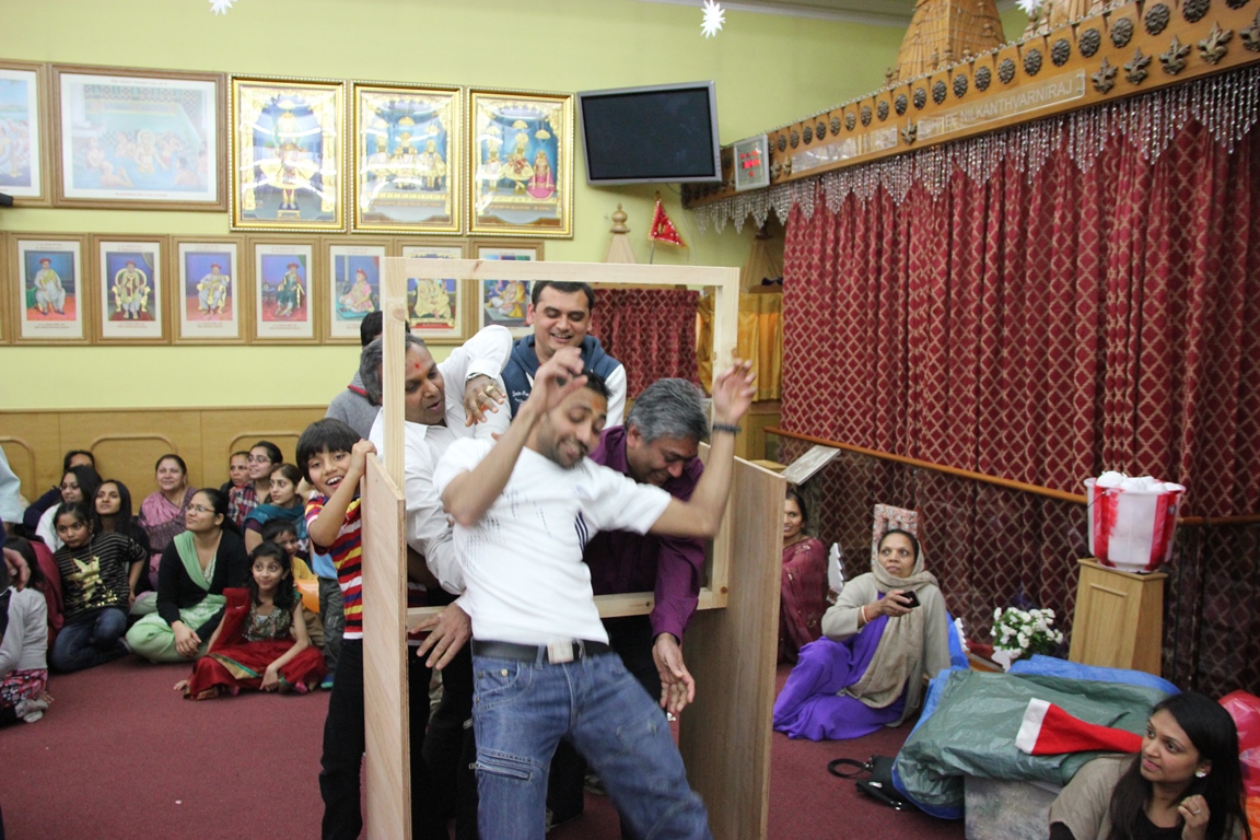 ©1987-2017 SKS Swaminarayan Temple East London