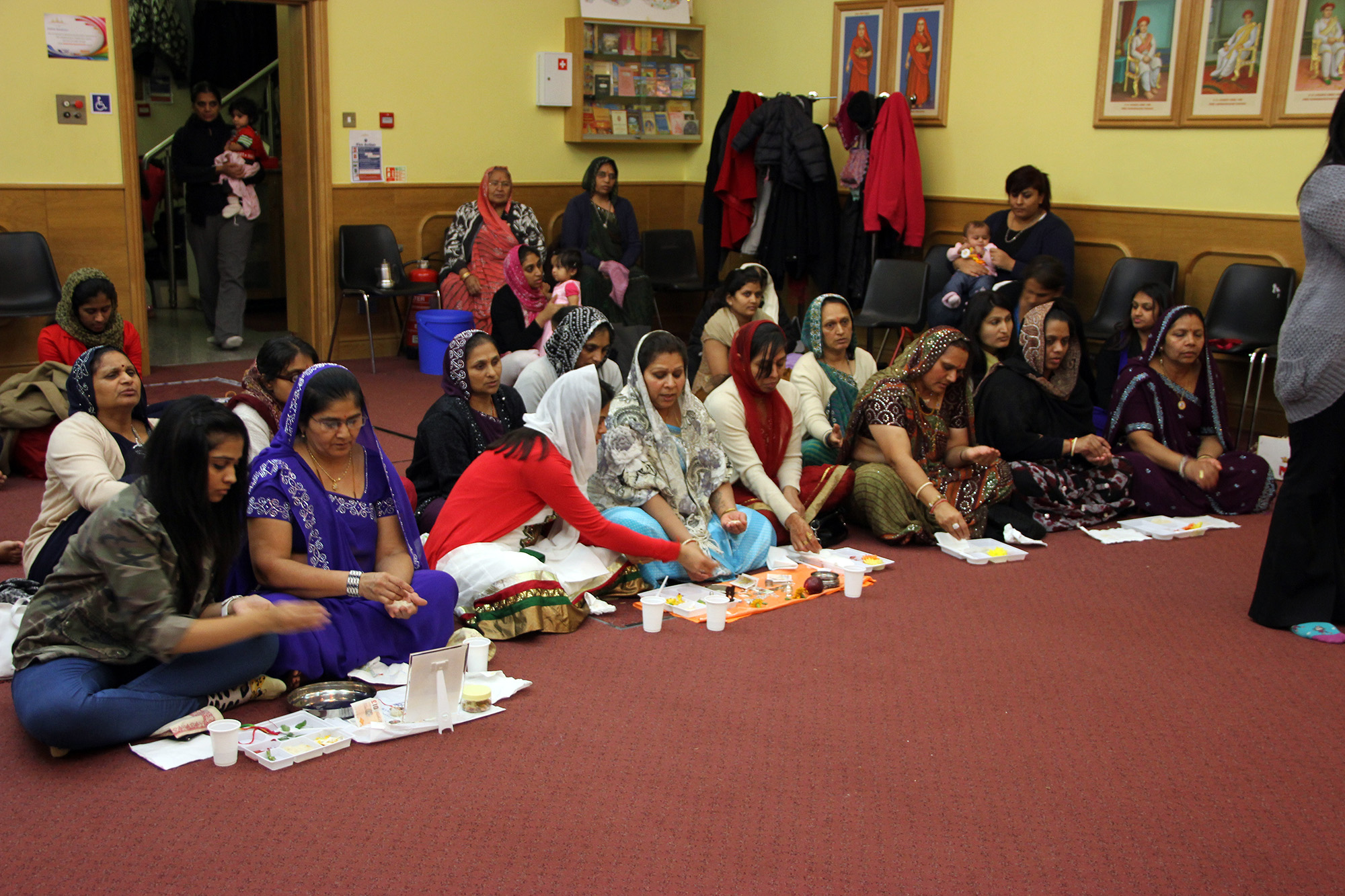 ©1987-2017 SKS Swaminarayan Temple East London