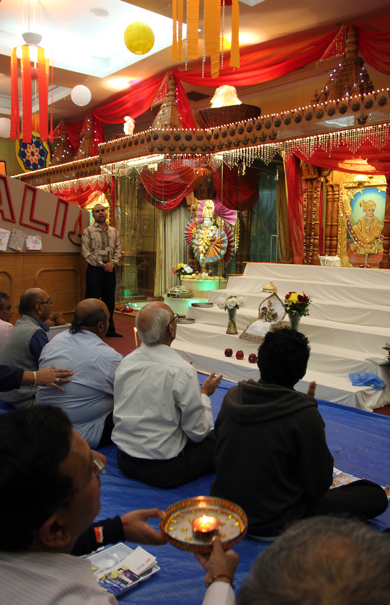 ©1987-2017 SKS Swaminarayan Temple East London