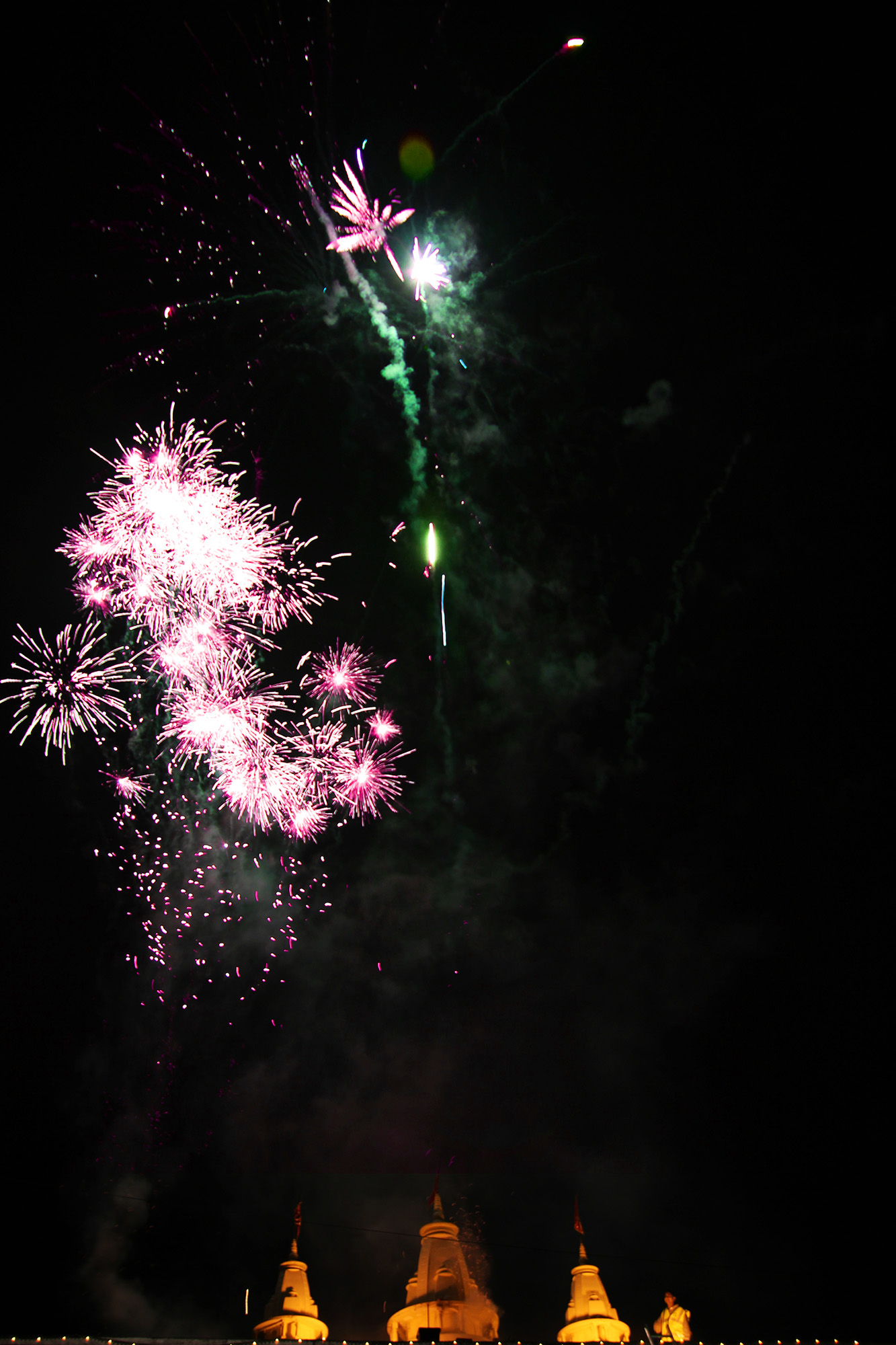 ©1987-2017 SKS Swaminarayan Temple East London