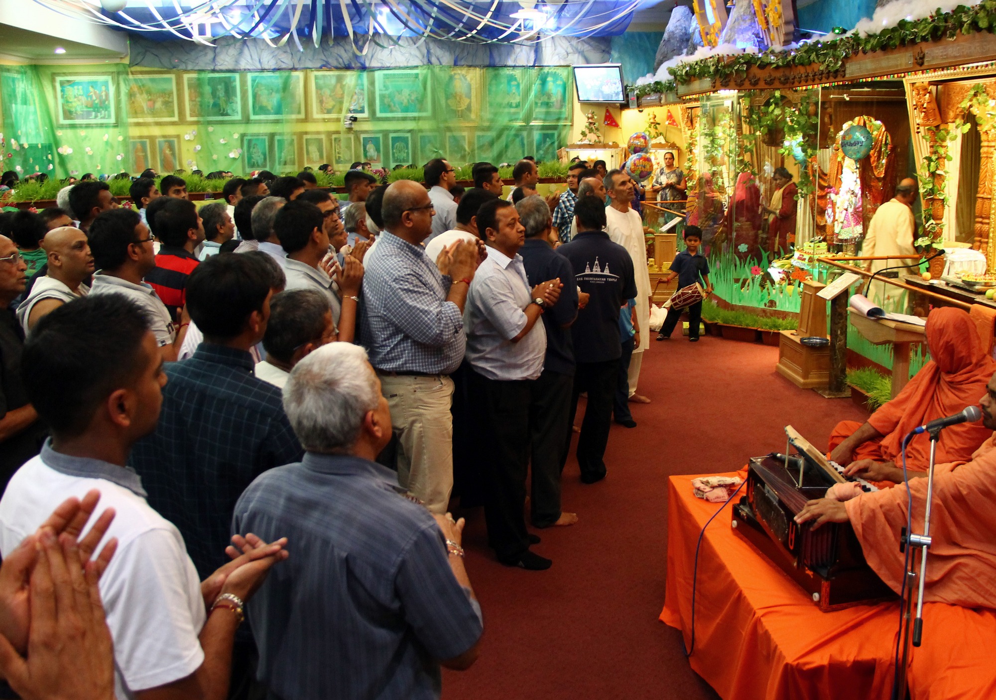 ©1987-2017 SKS Swaminarayan Temple East London