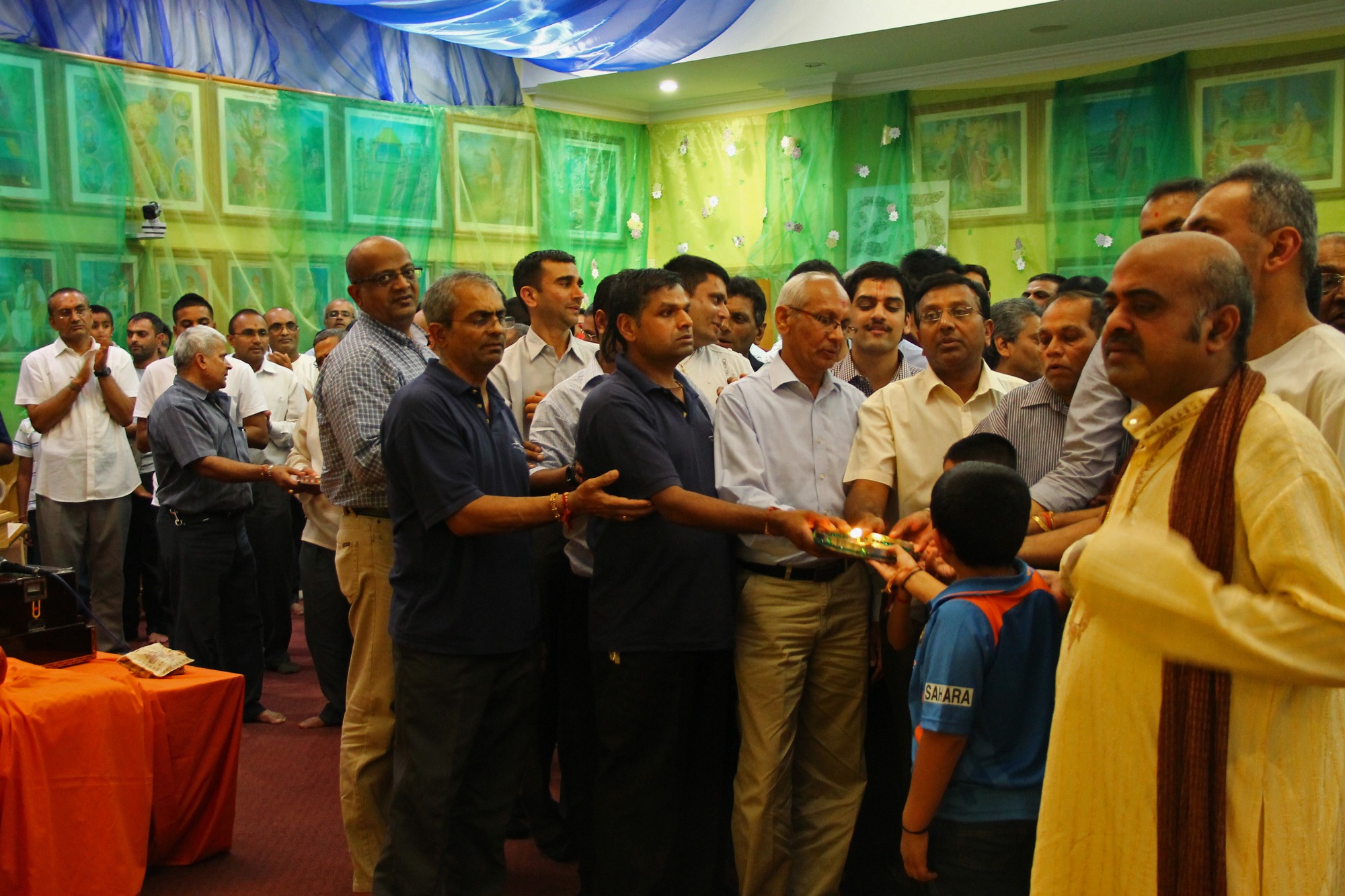 ©1987-2017 SKS Swaminarayan Temple East London