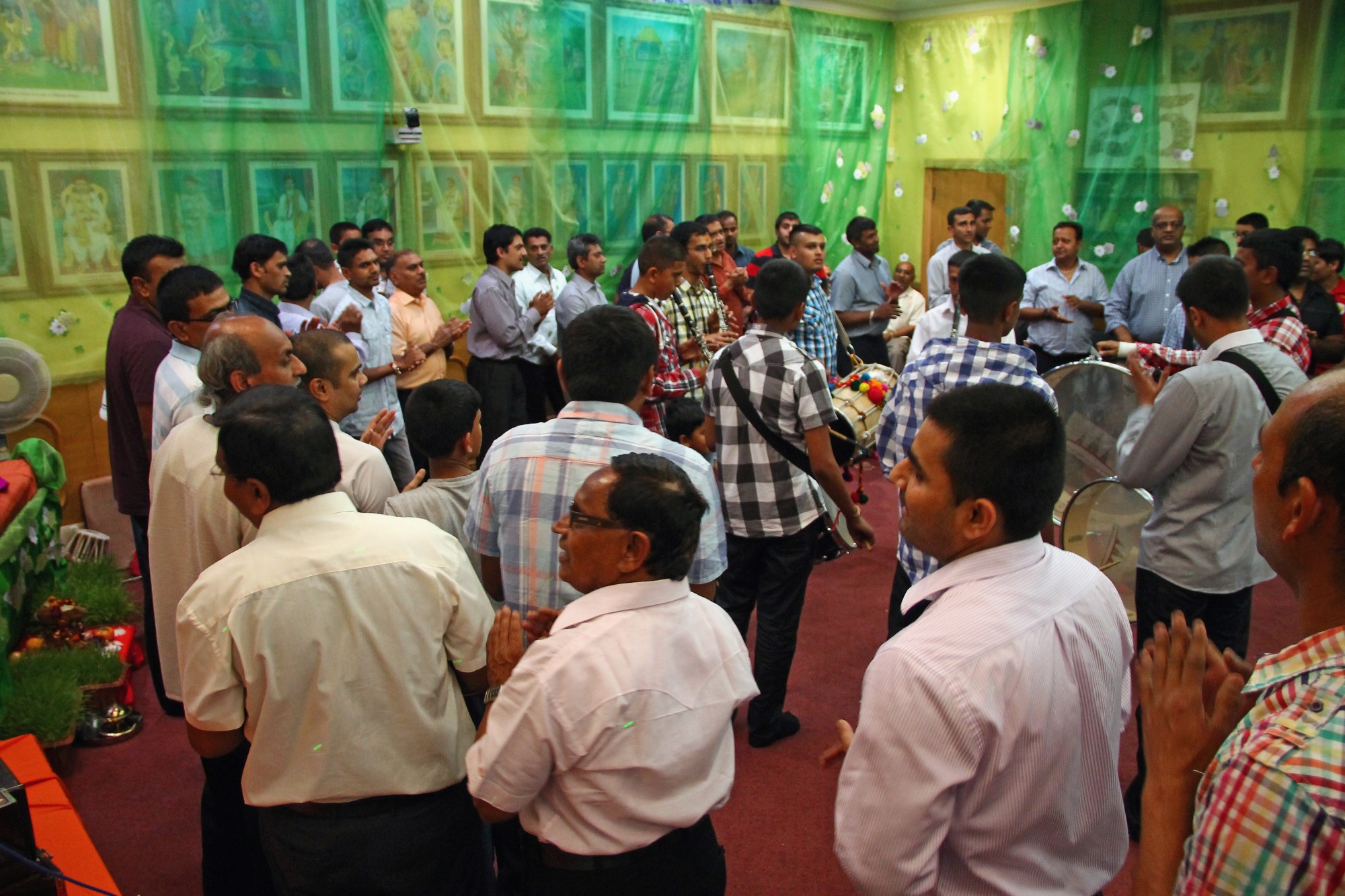 ©1987-2017 SKS Swaminarayan Temple East London