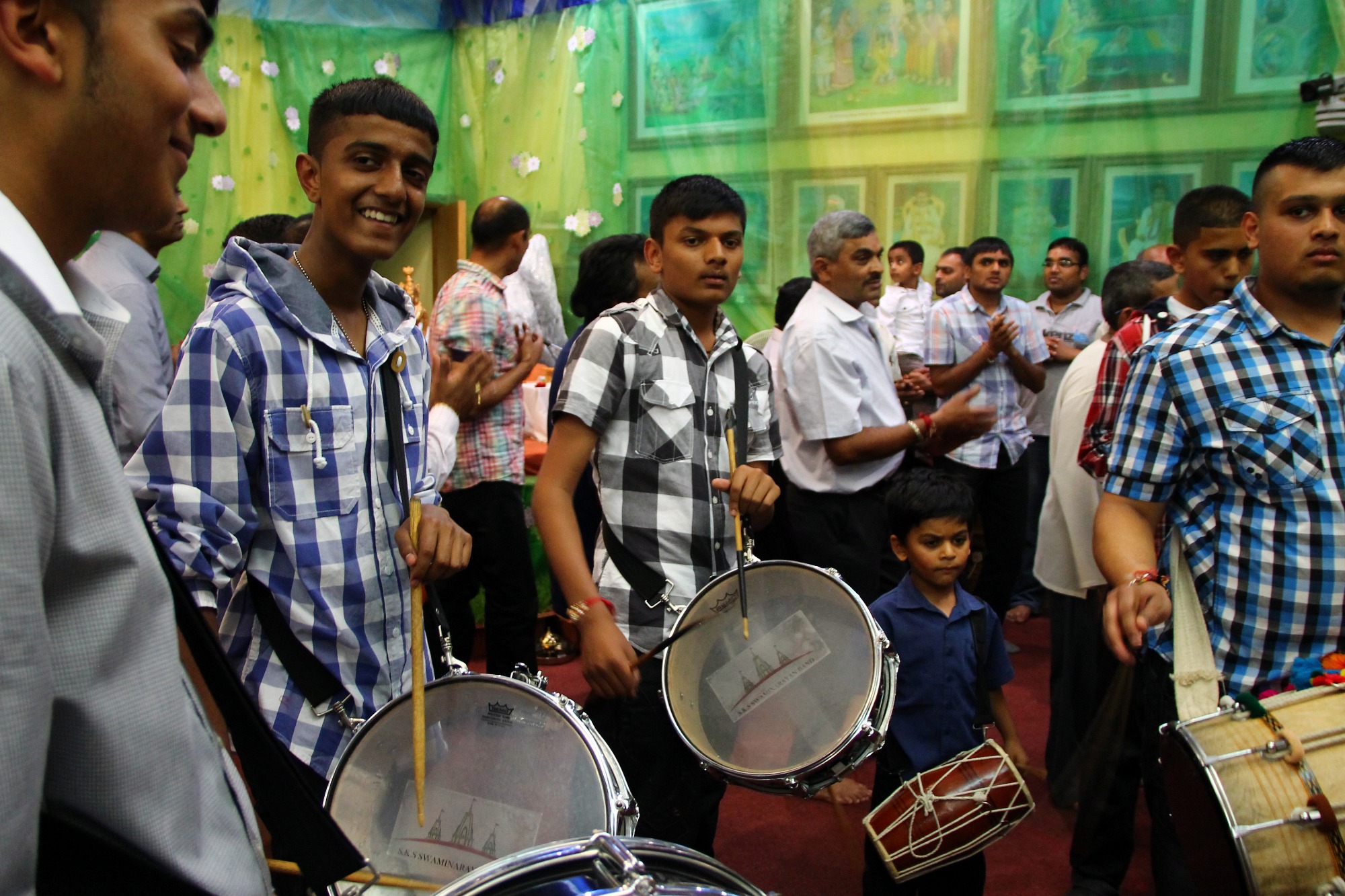 ©1987-2017 SKS Swaminarayan Temple East London