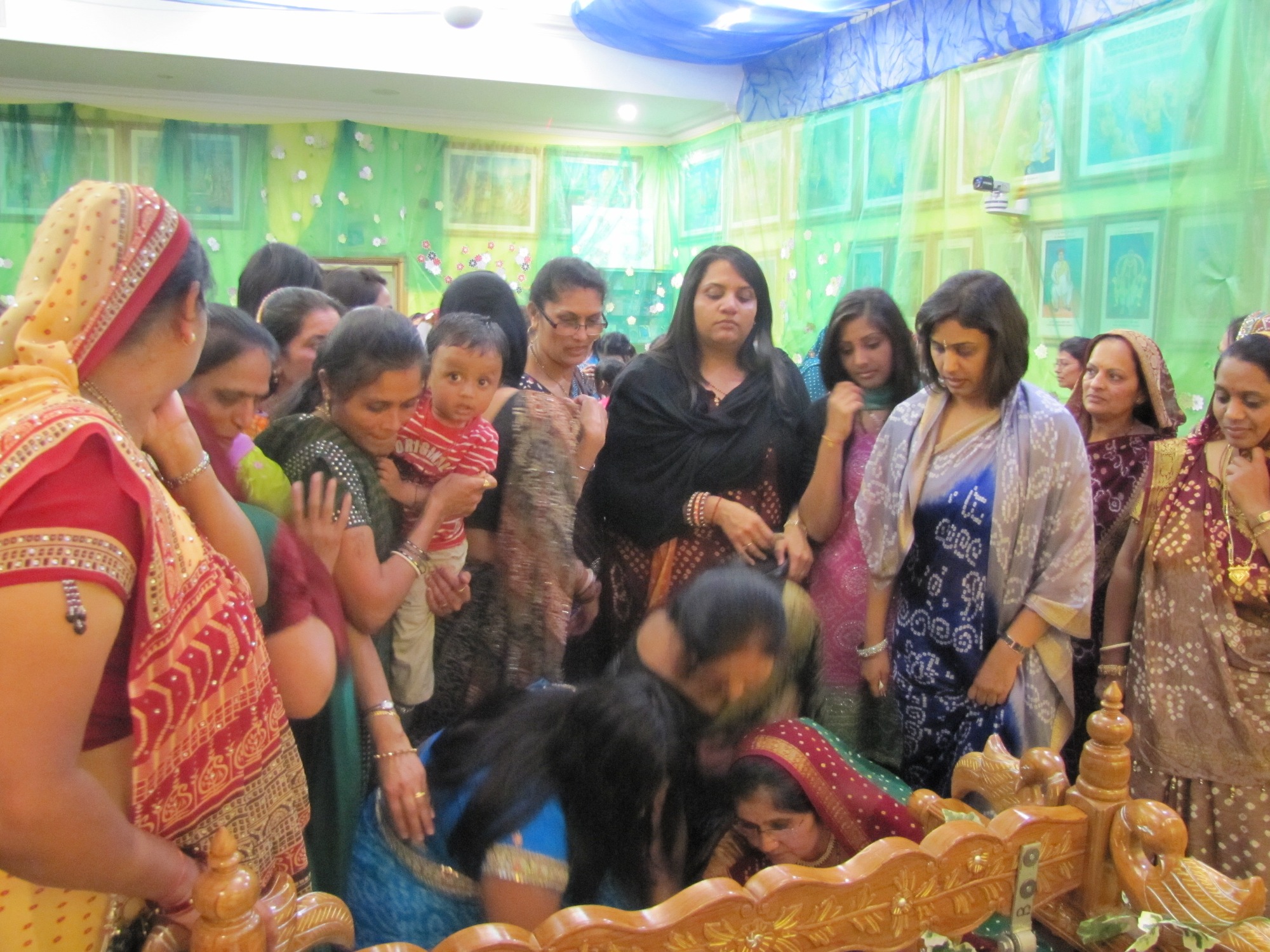 ©1987-2017 SKS Swaminarayan Temple East London