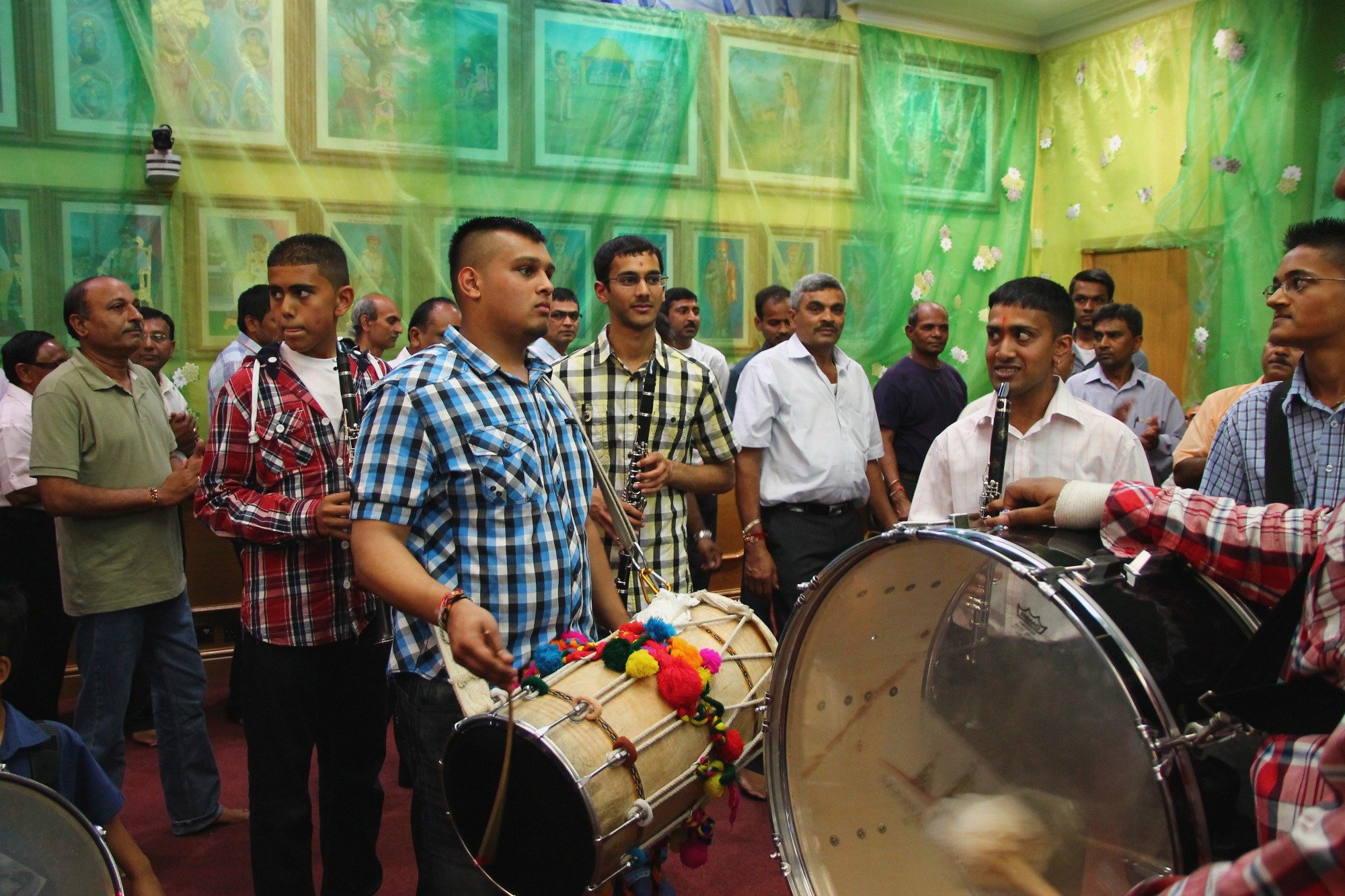 ©1987-2017 SKS Swaminarayan Temple East London
