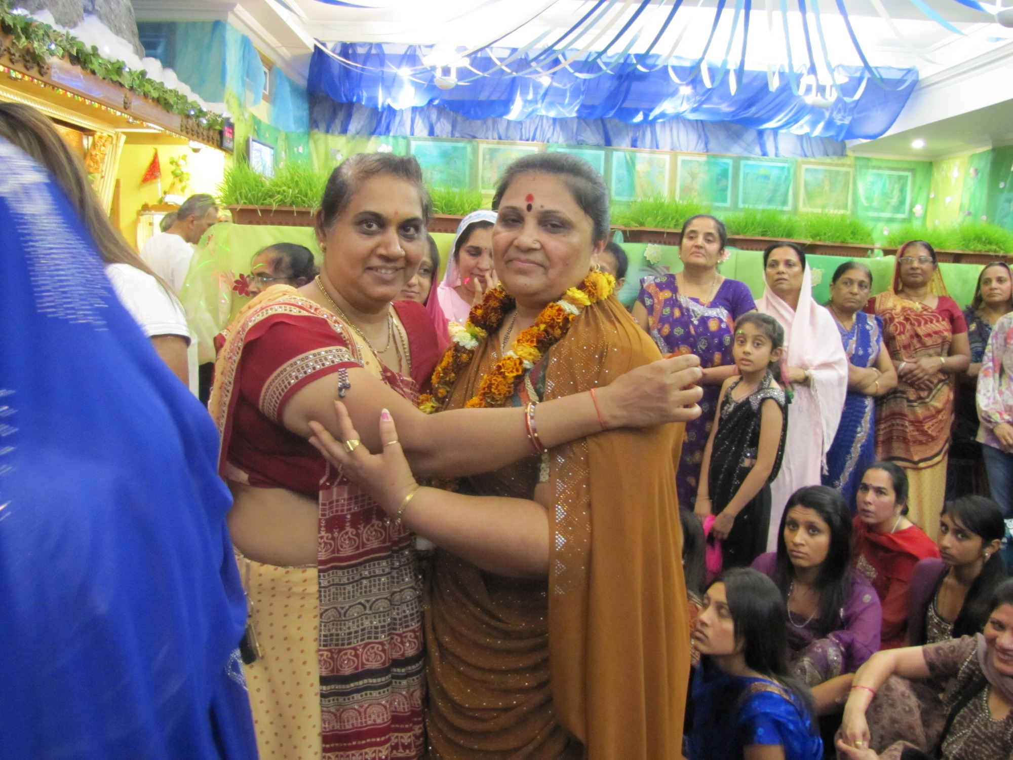 ©1987-2017 SKS Swaminarayan Temple East London