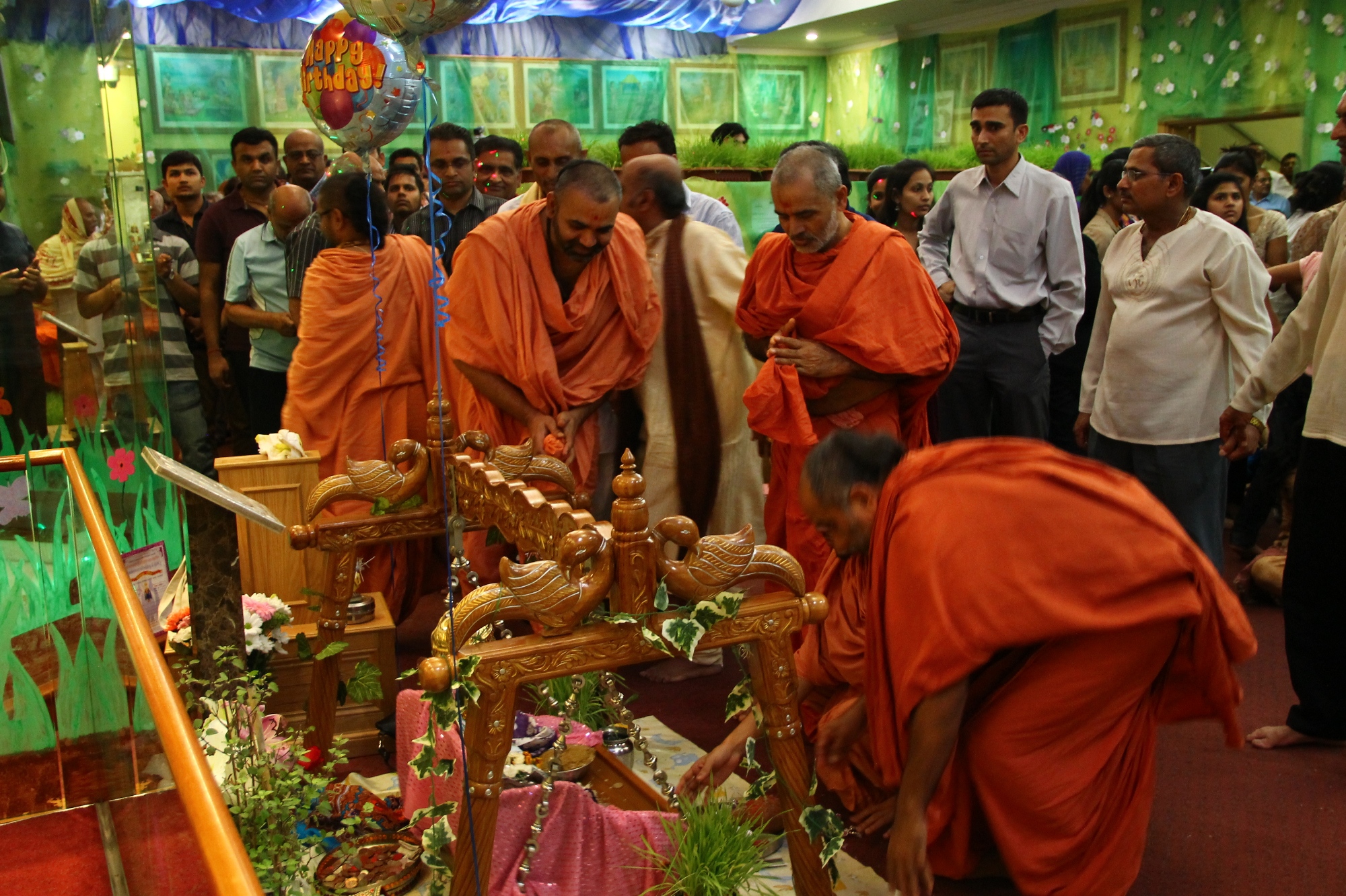 ©1987-2017 SKS Swaminarayan Temple East London
