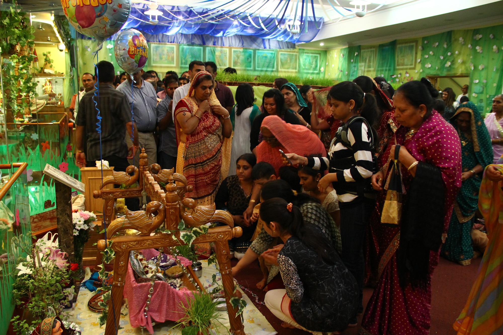©1987-2017 SKS Swaminarayan Temple East London