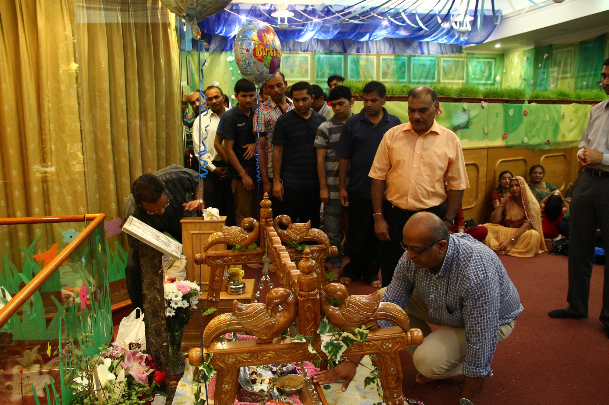©1987-2017 SKS Swaminarayan Temple East London