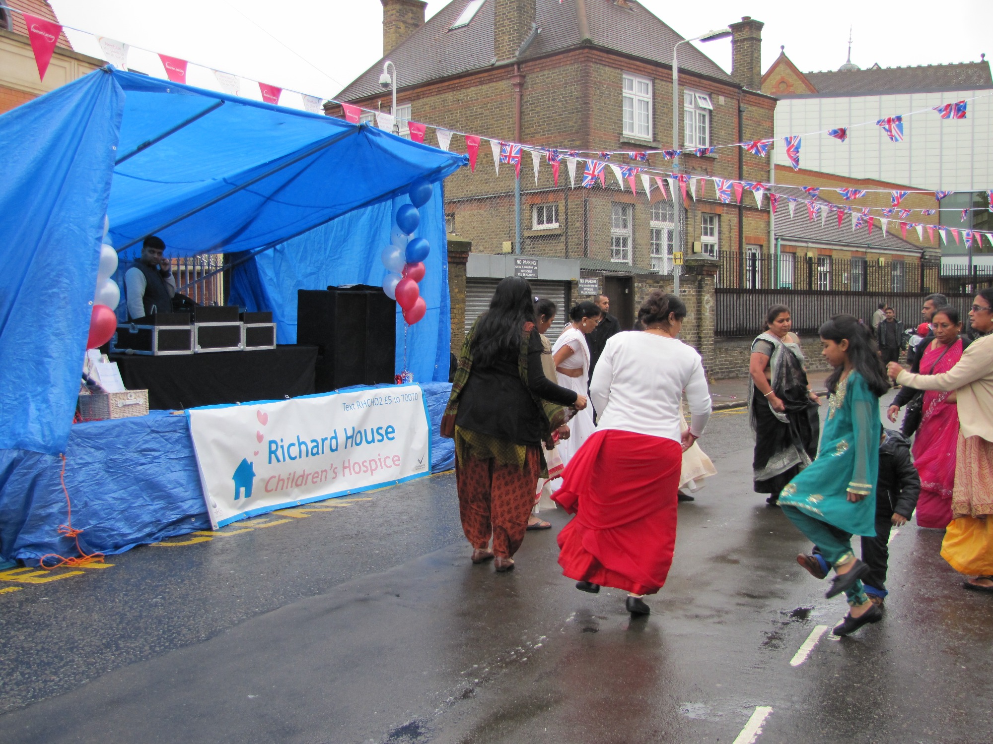 ©1987-2017 SKS Swaminarayan Temple East London