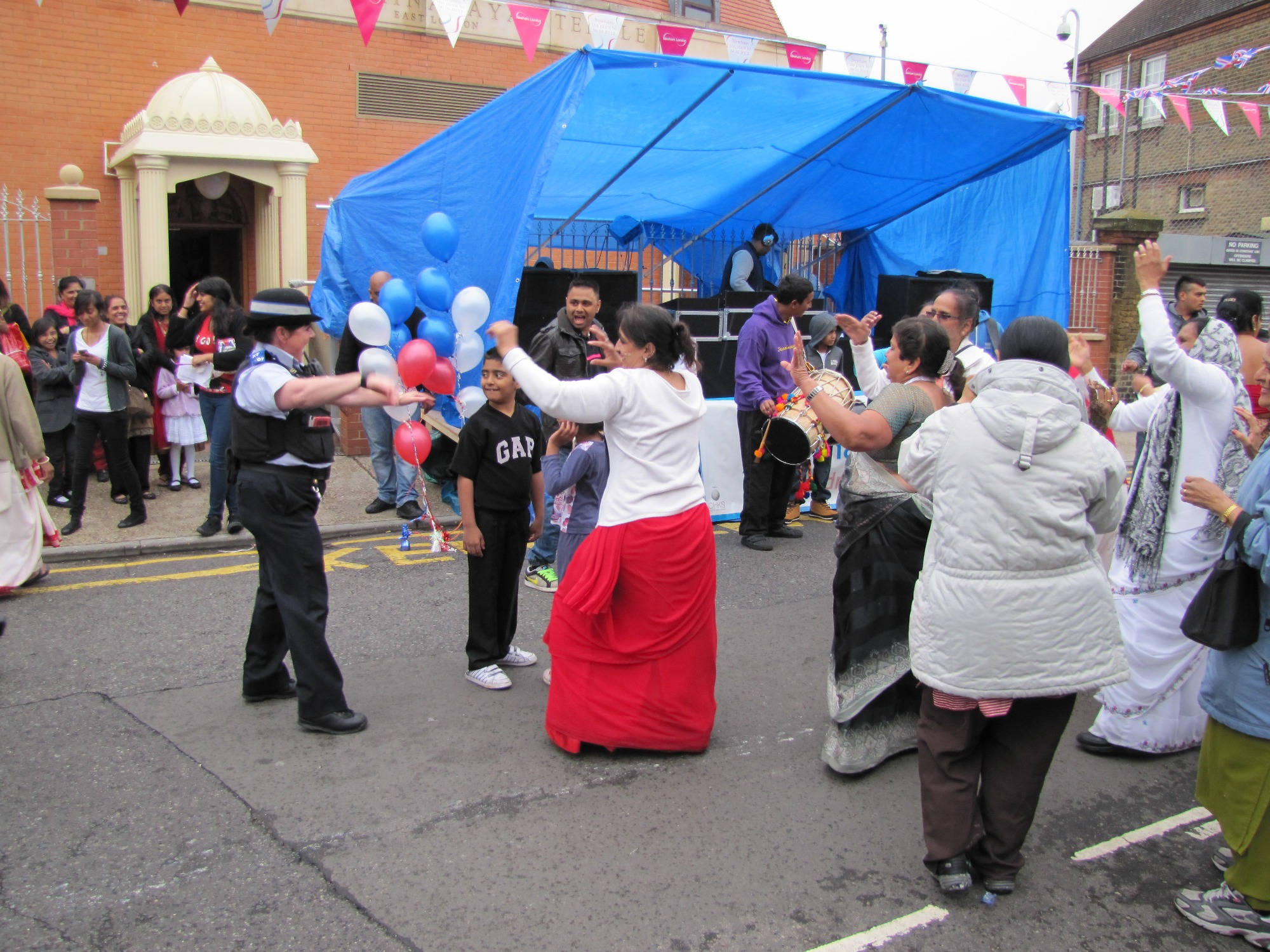 ©1987-2017 SKS Swaminarayan Temple East London
