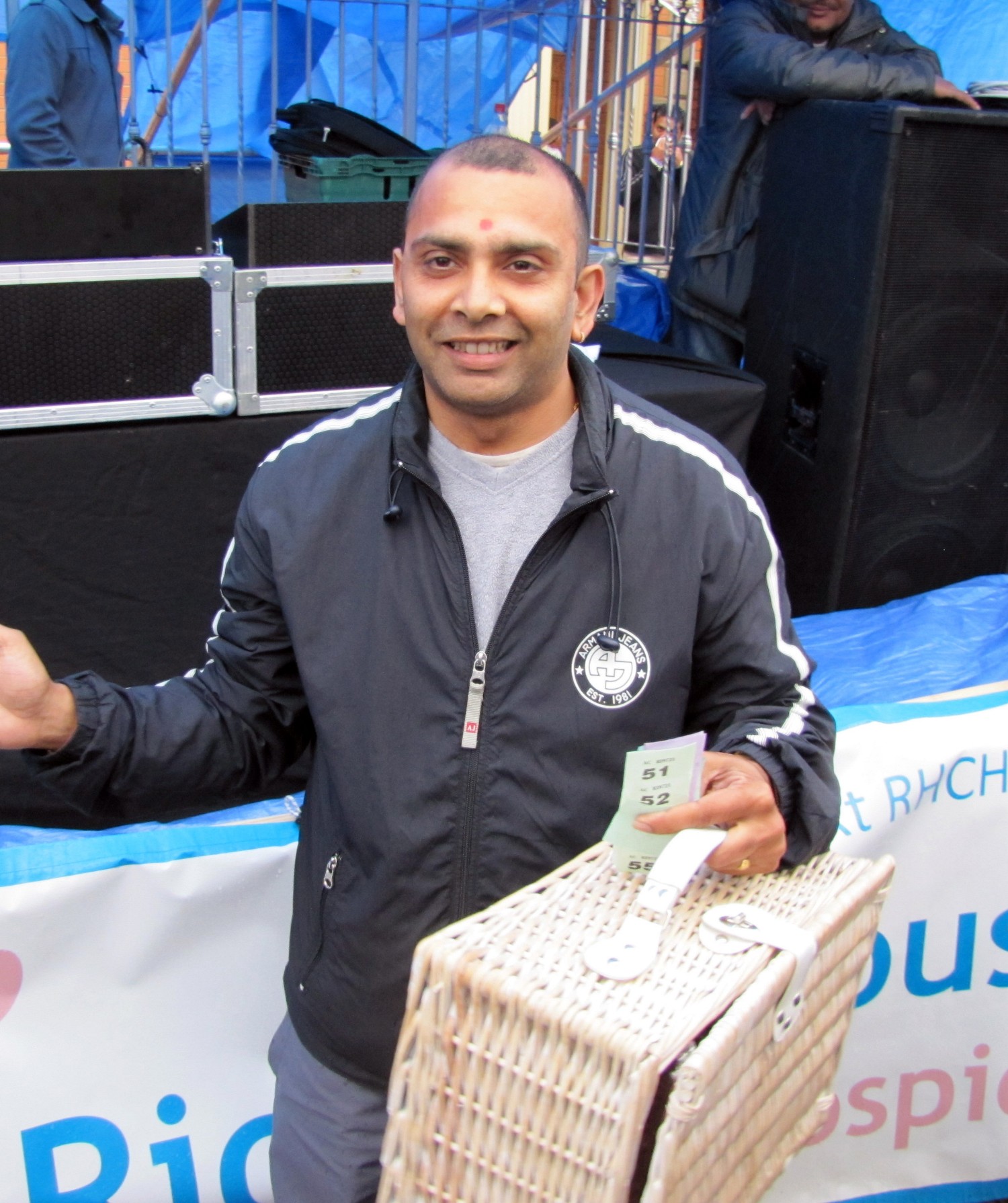 ©1987-2017 SKS Swaminarayan Temple East London