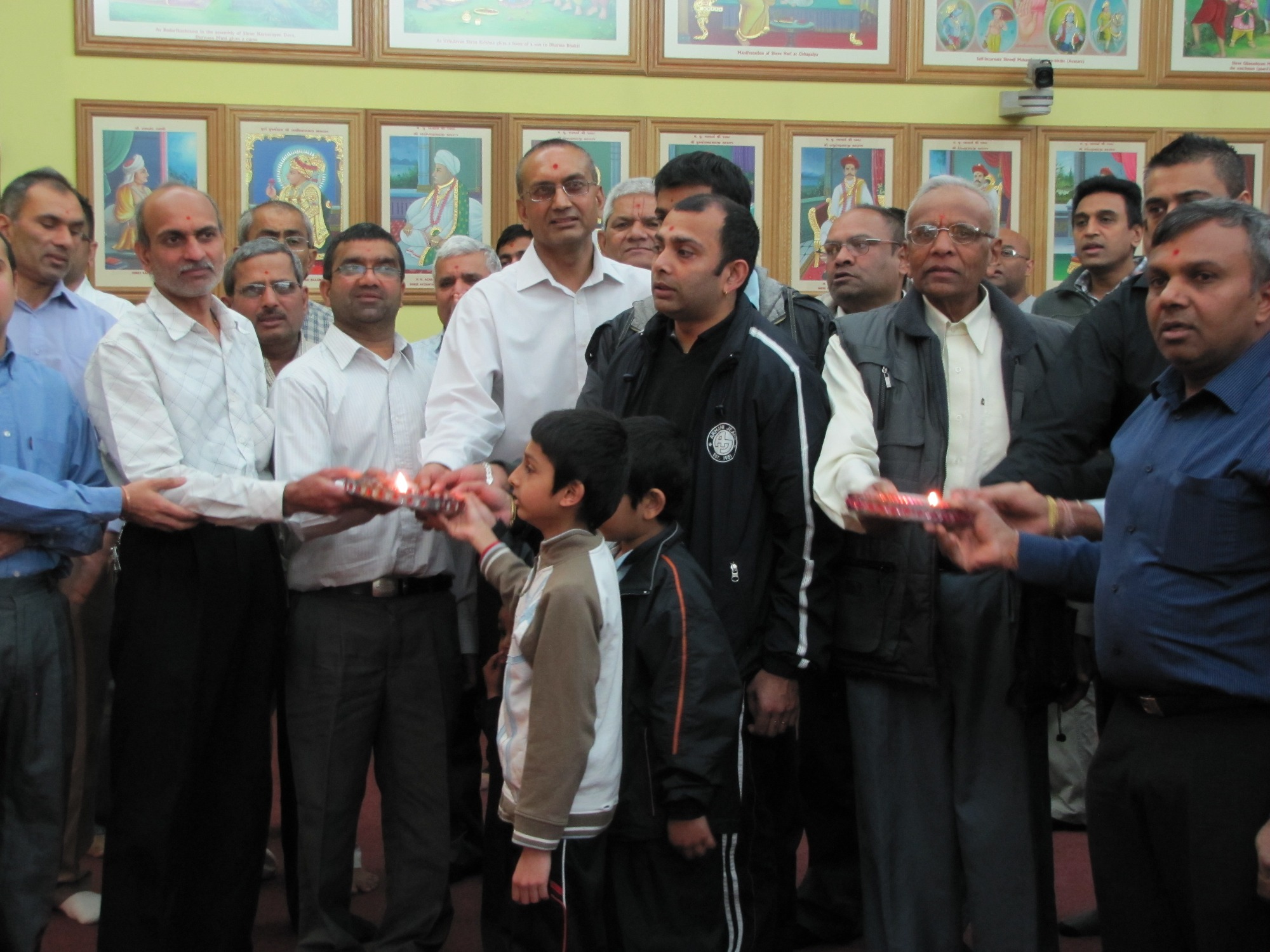 ©1987-2017 SKS Swaminarayan Temple East London