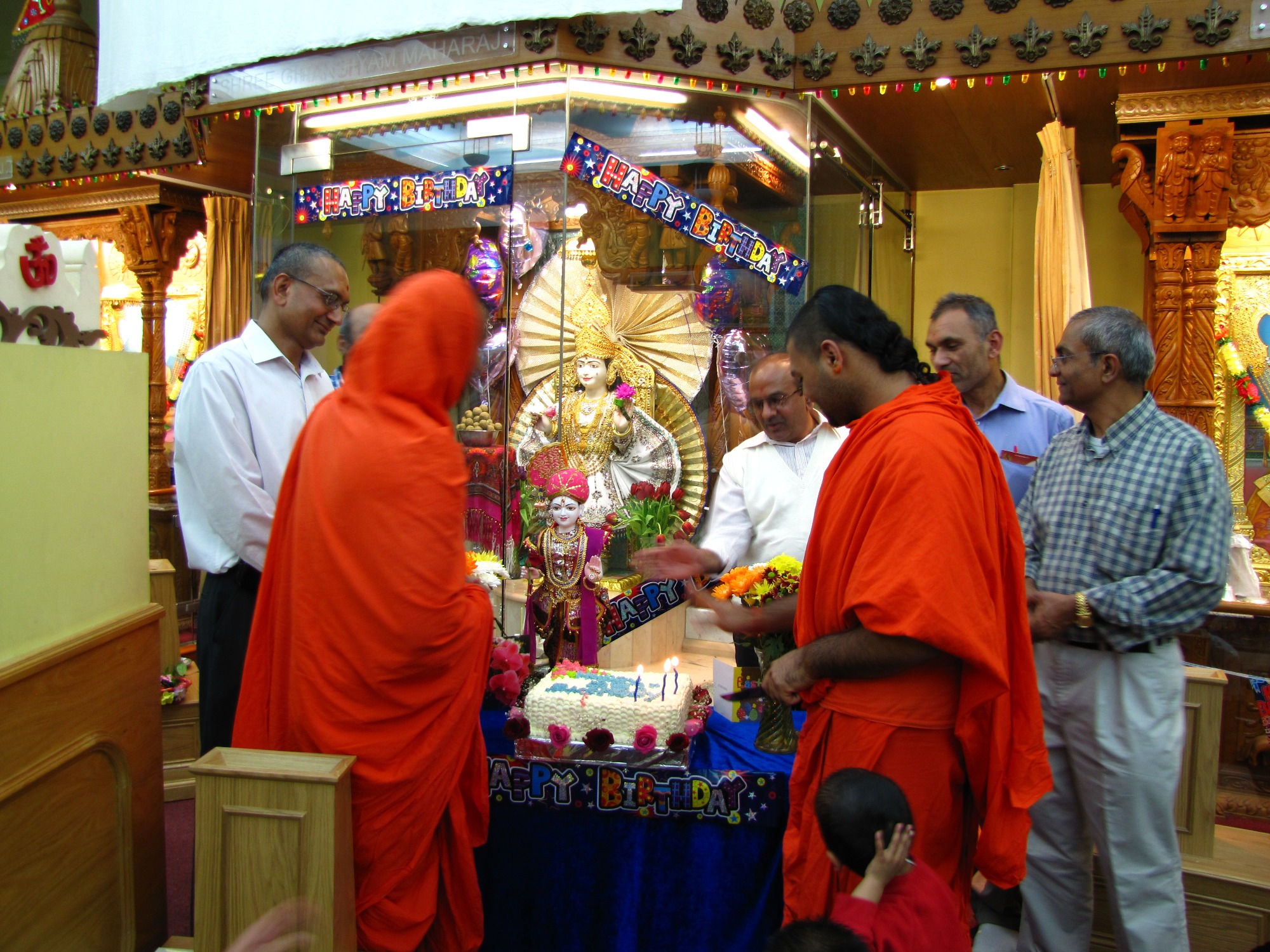 ©1987-2017 SKS Swaminarayan Temple East London