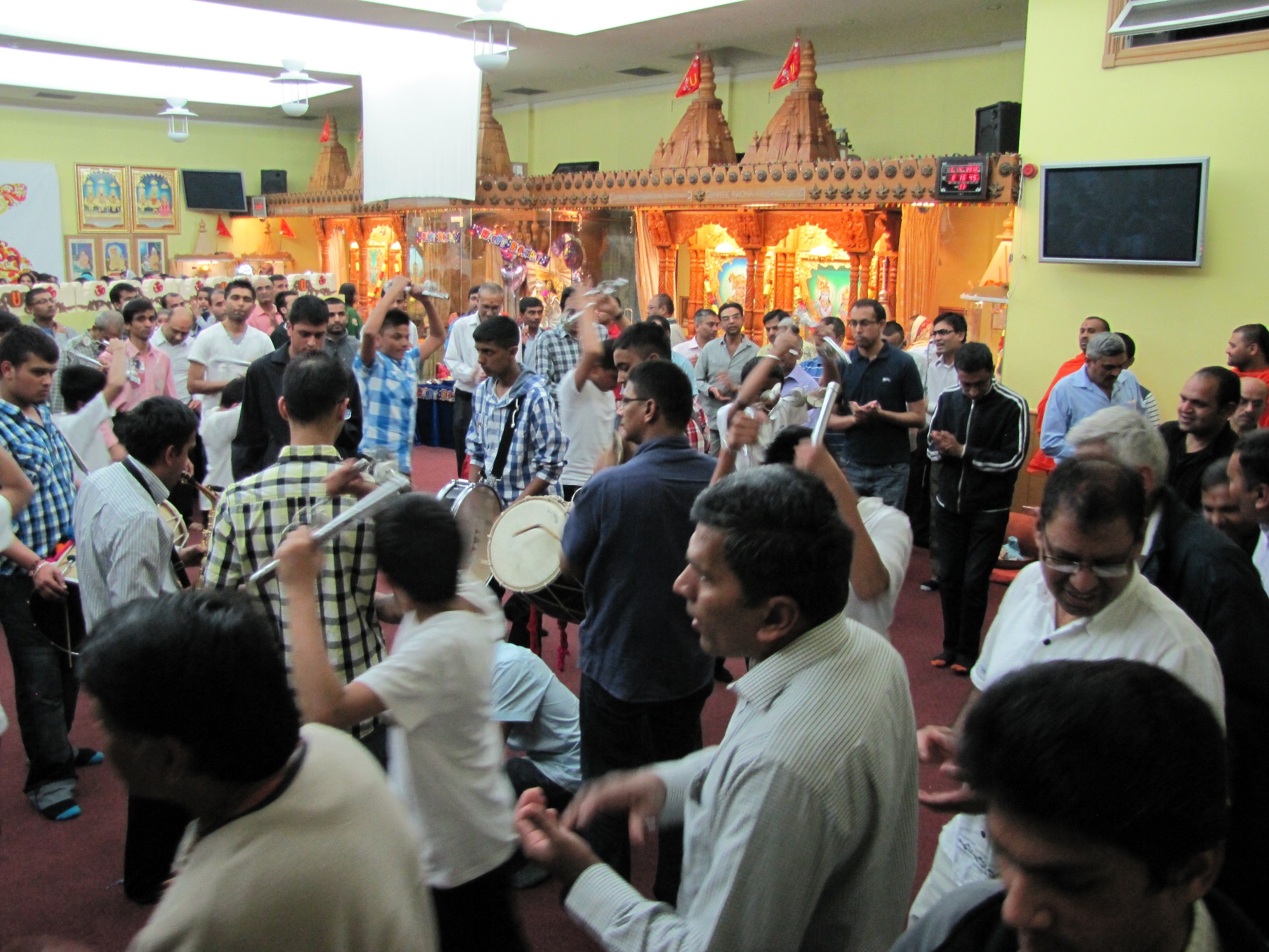 ©1987-2017 SKS Swaminarayan Temple East London