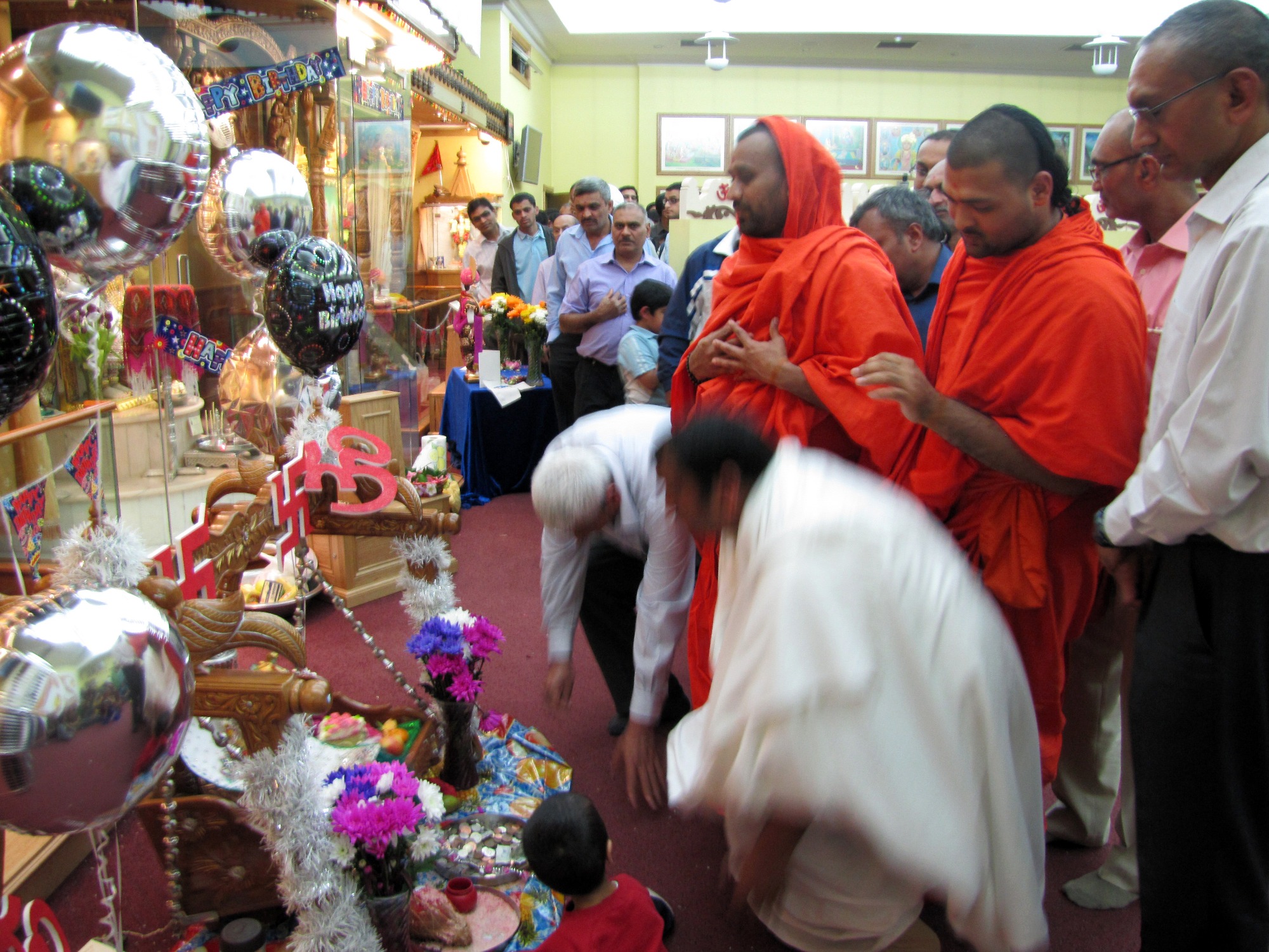 ©1987-2017 SKS Swaminarayan Temple East London