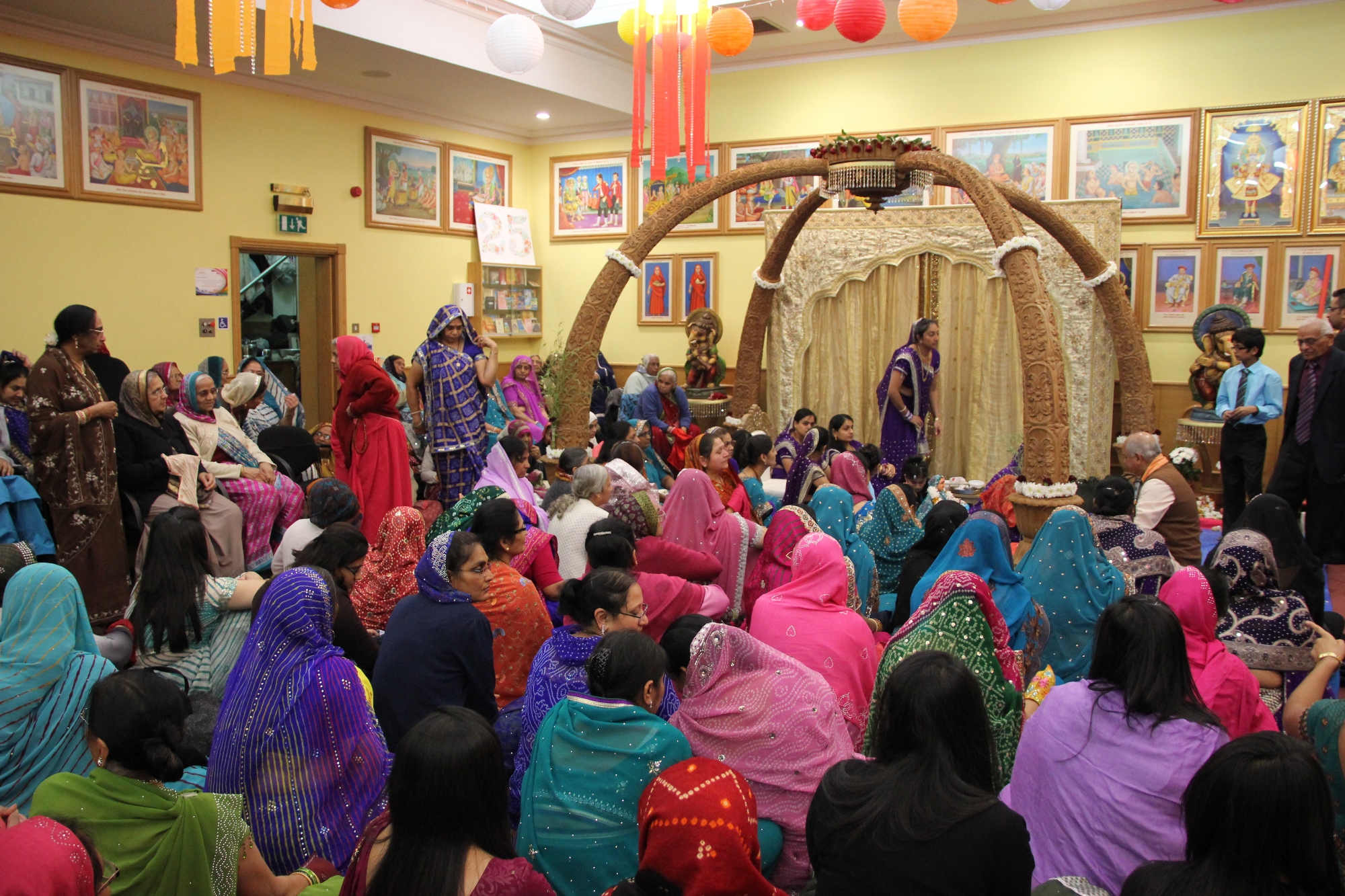 ©1987-2017 SKS Swaminarayan Temple East London