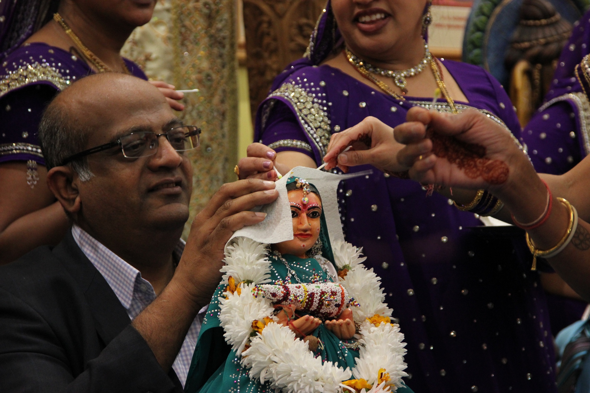 ©1987-2017 SKS Swaminarayan Temple East London