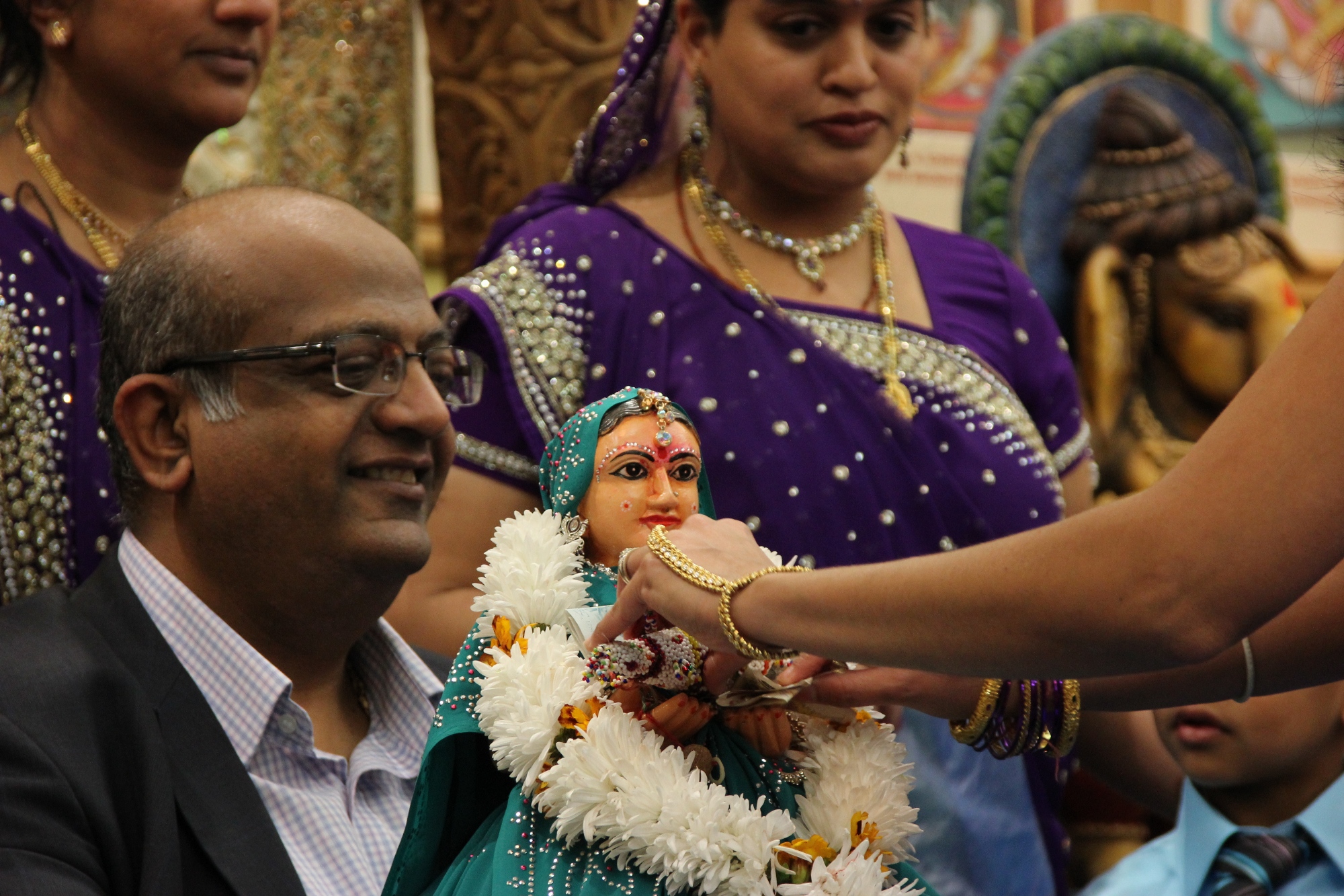 ©1987-2017 SKS Swaminarayan Temple East London