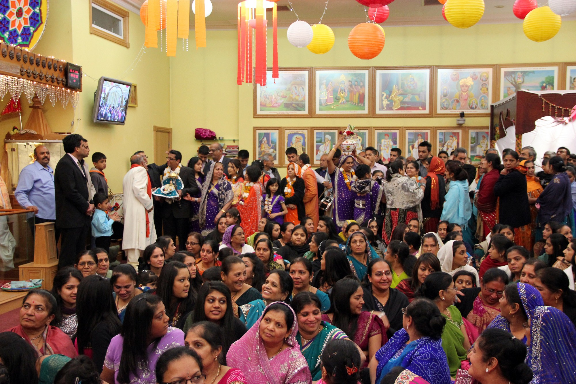 ©1987-2017 SKS Swaminarayan Temple East London