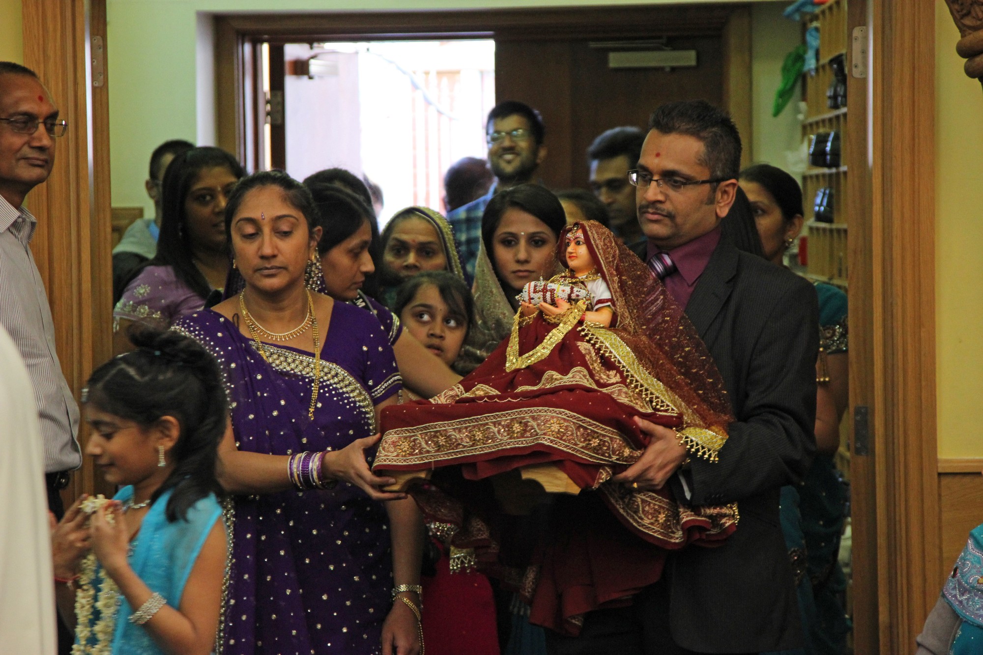 ©1987-2017 SKS Swaminarayan Temple East London