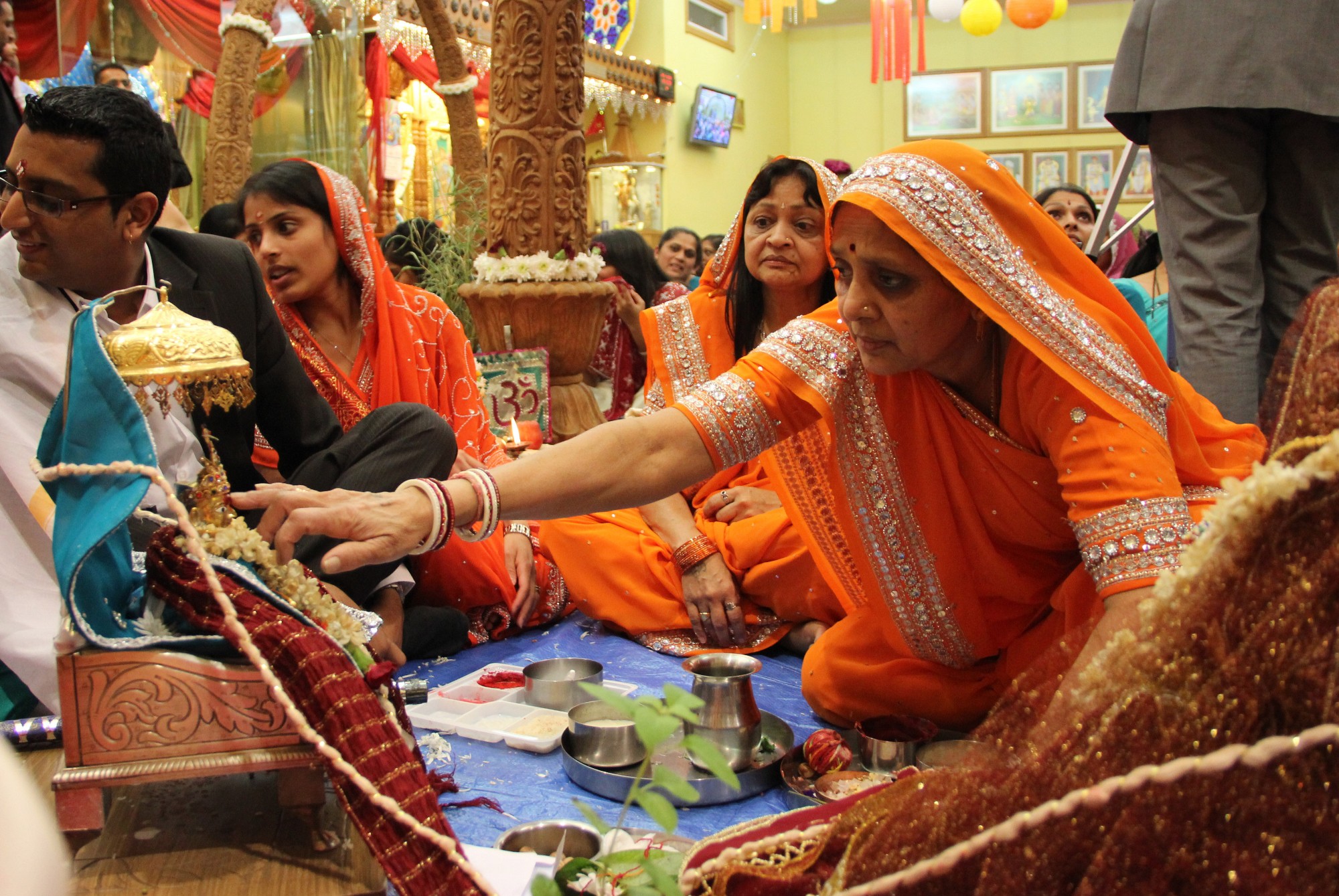 ©1987-2017 SKS Swaminarayan Temple East London