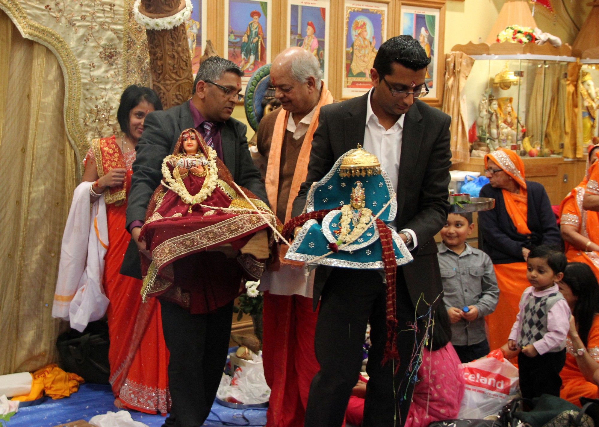©1987-2017 SKS Swaminarayan Temple East London