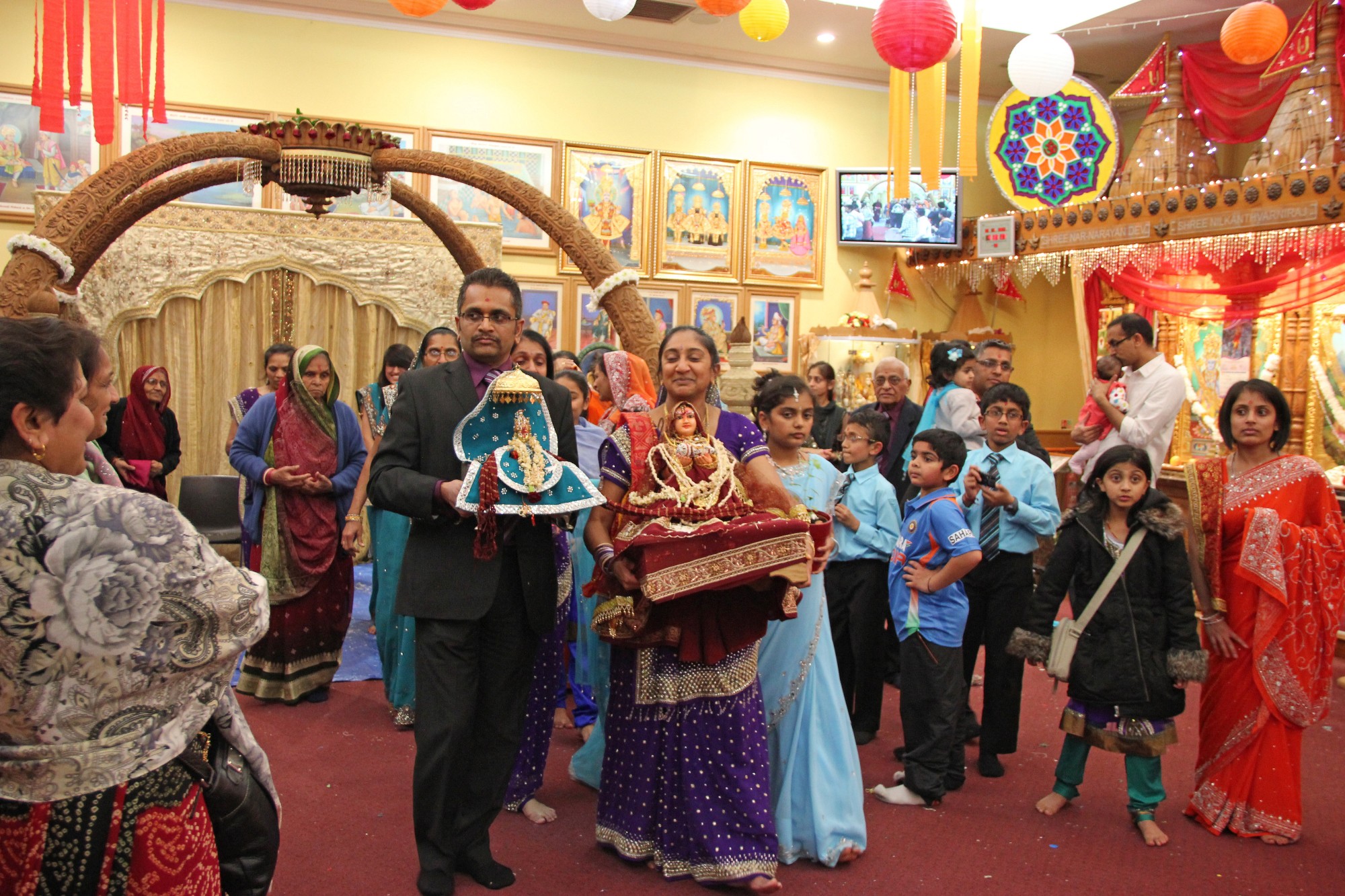 ©1987-2017 SKS Swaminarayan Temple East London