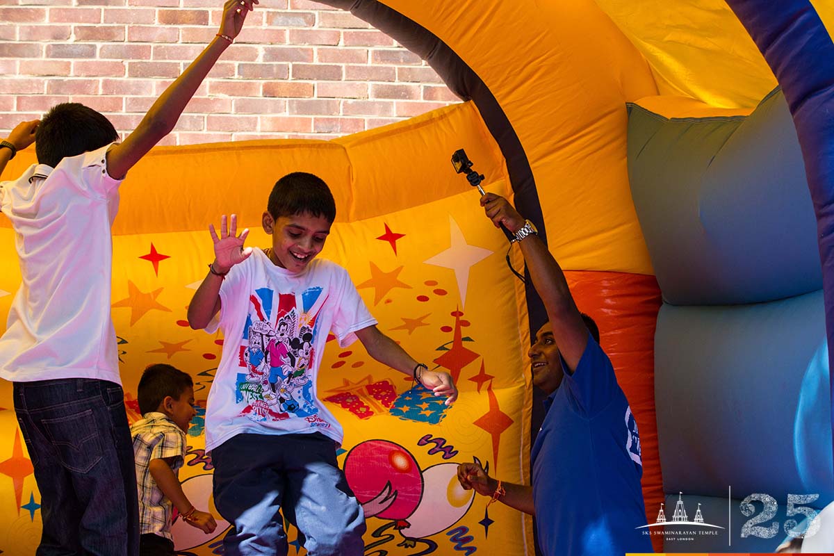 ©1987-2017 SKS Swaminarayan Temple East London